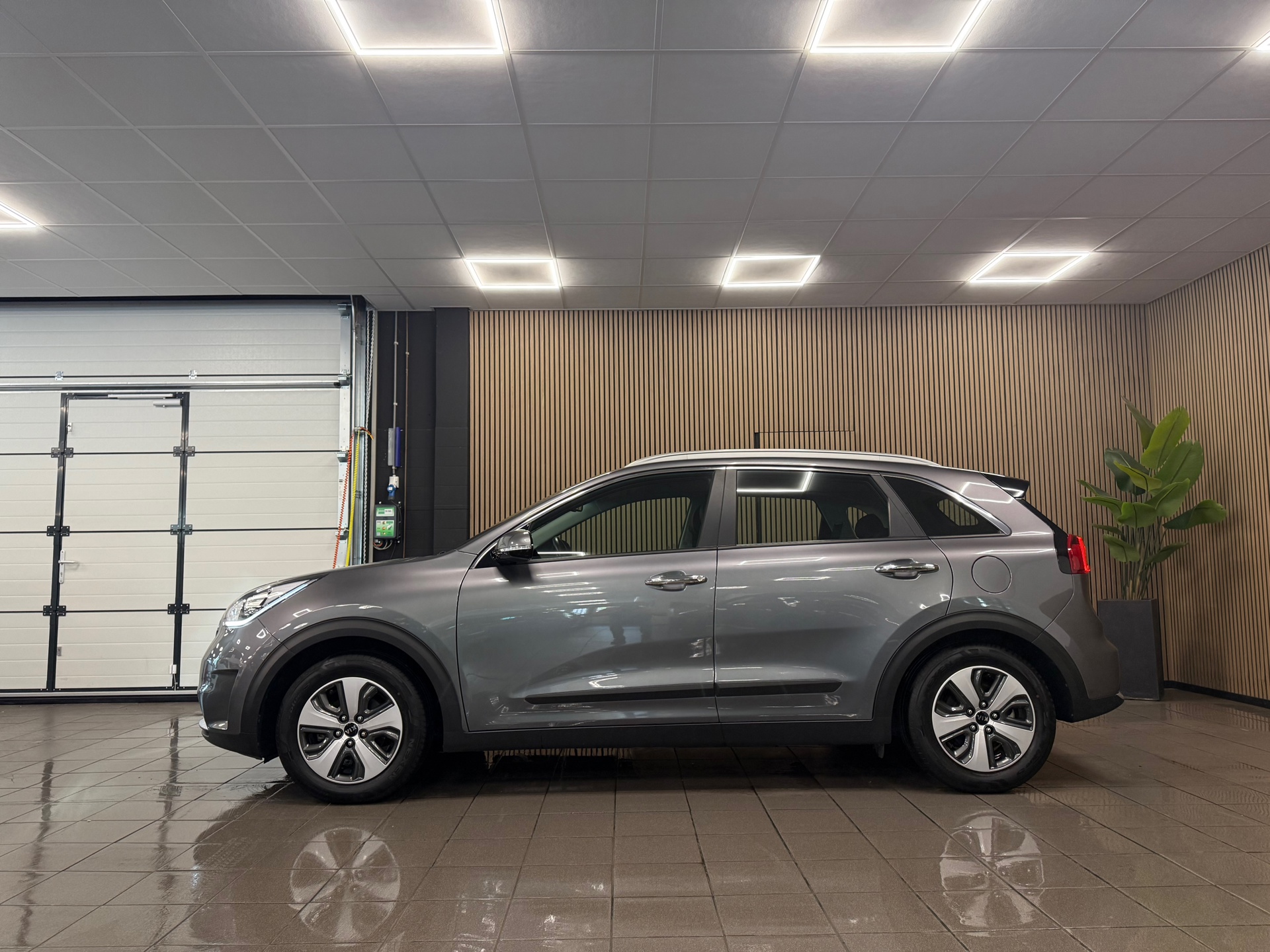 https://www.autokooy.nl//xml/images/53724400-2.JPG