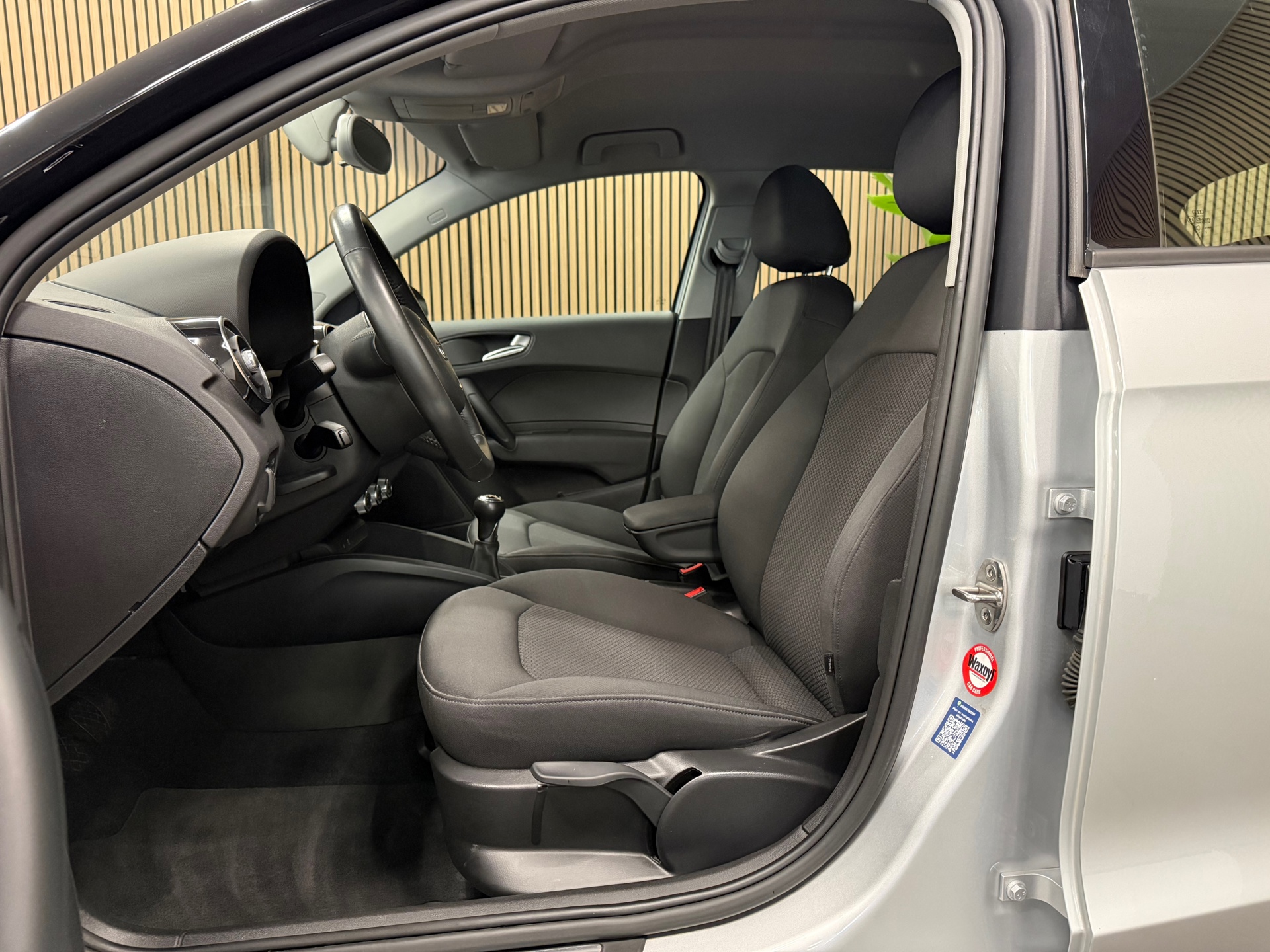 https://www.autokooy.nl//xml/images/53771132-11.JPG