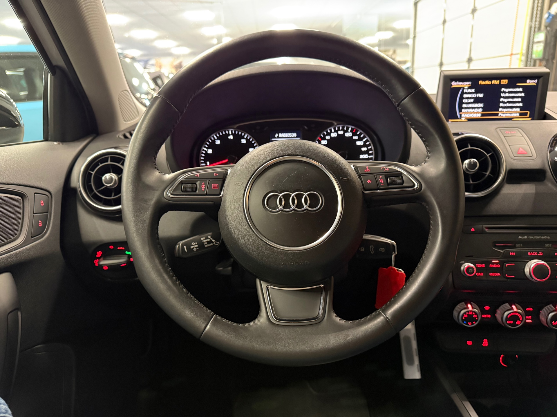 https://www.autokooy.nl//xml/images/53771132-13.JPG