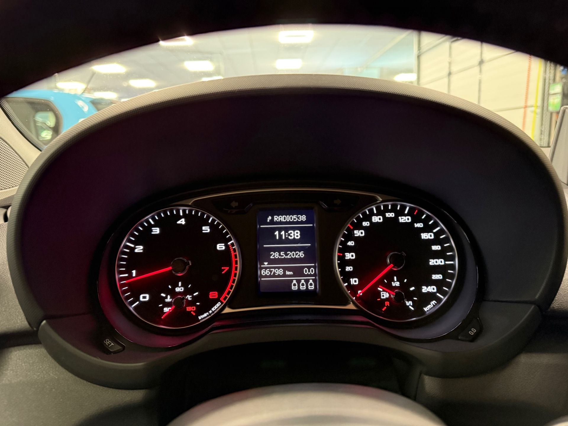 https://www.autokooy.nl//xml/images/53771132-14.JPG