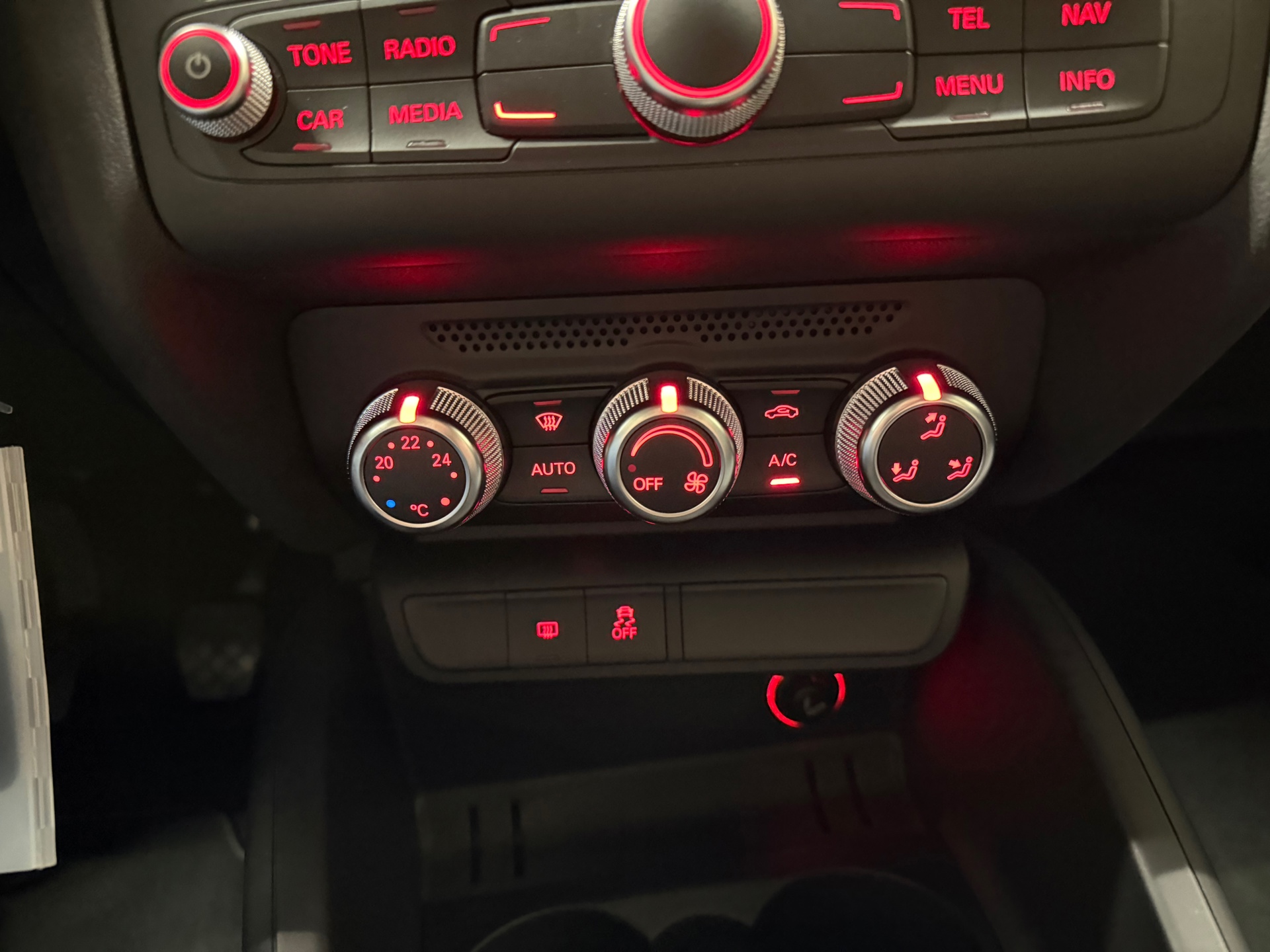 https://www.autokooy.nl//xml/images/53771132-19.JPG