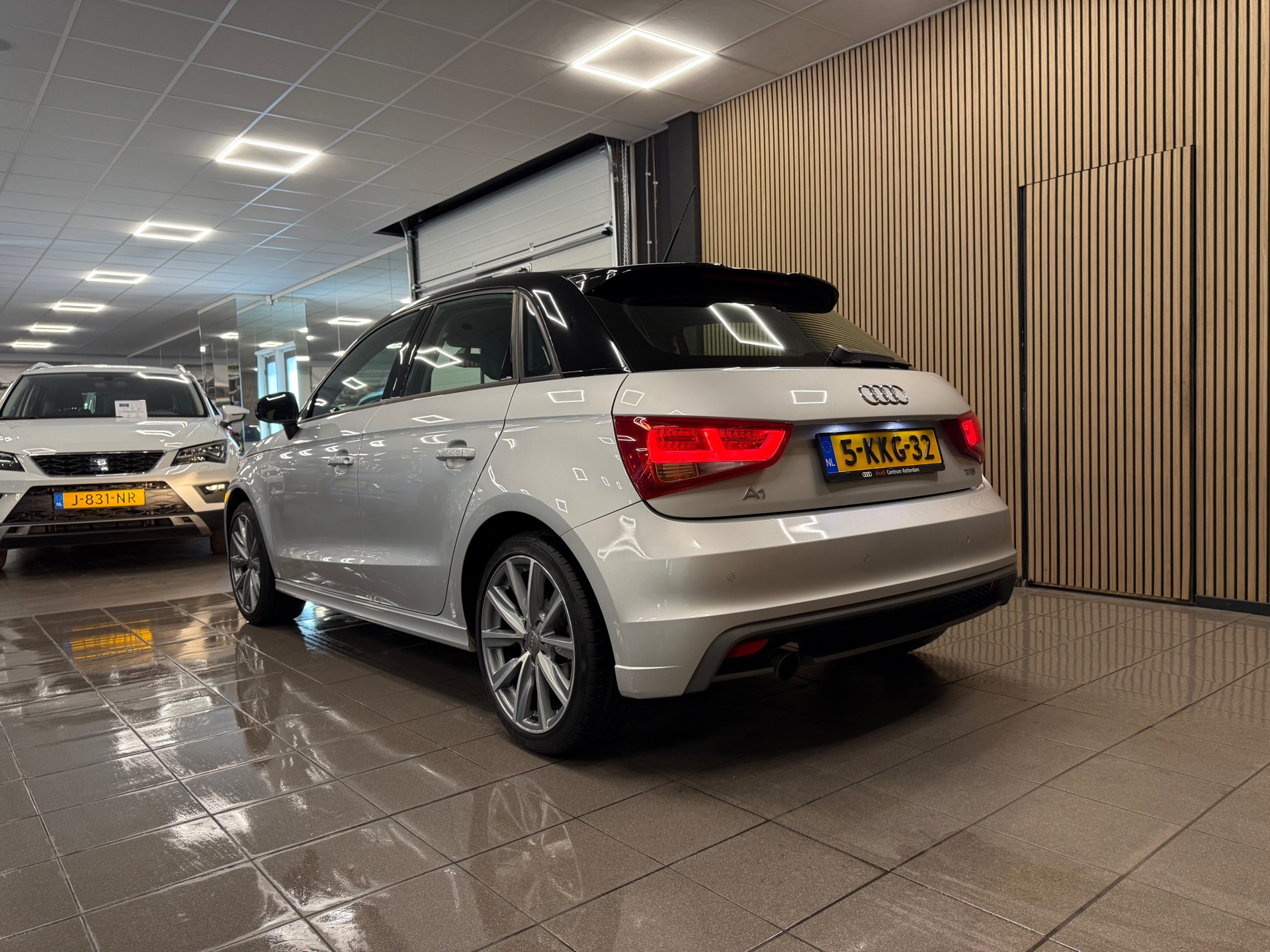 https://www.autokooy.nl//xml/images/53771132-3.JPG