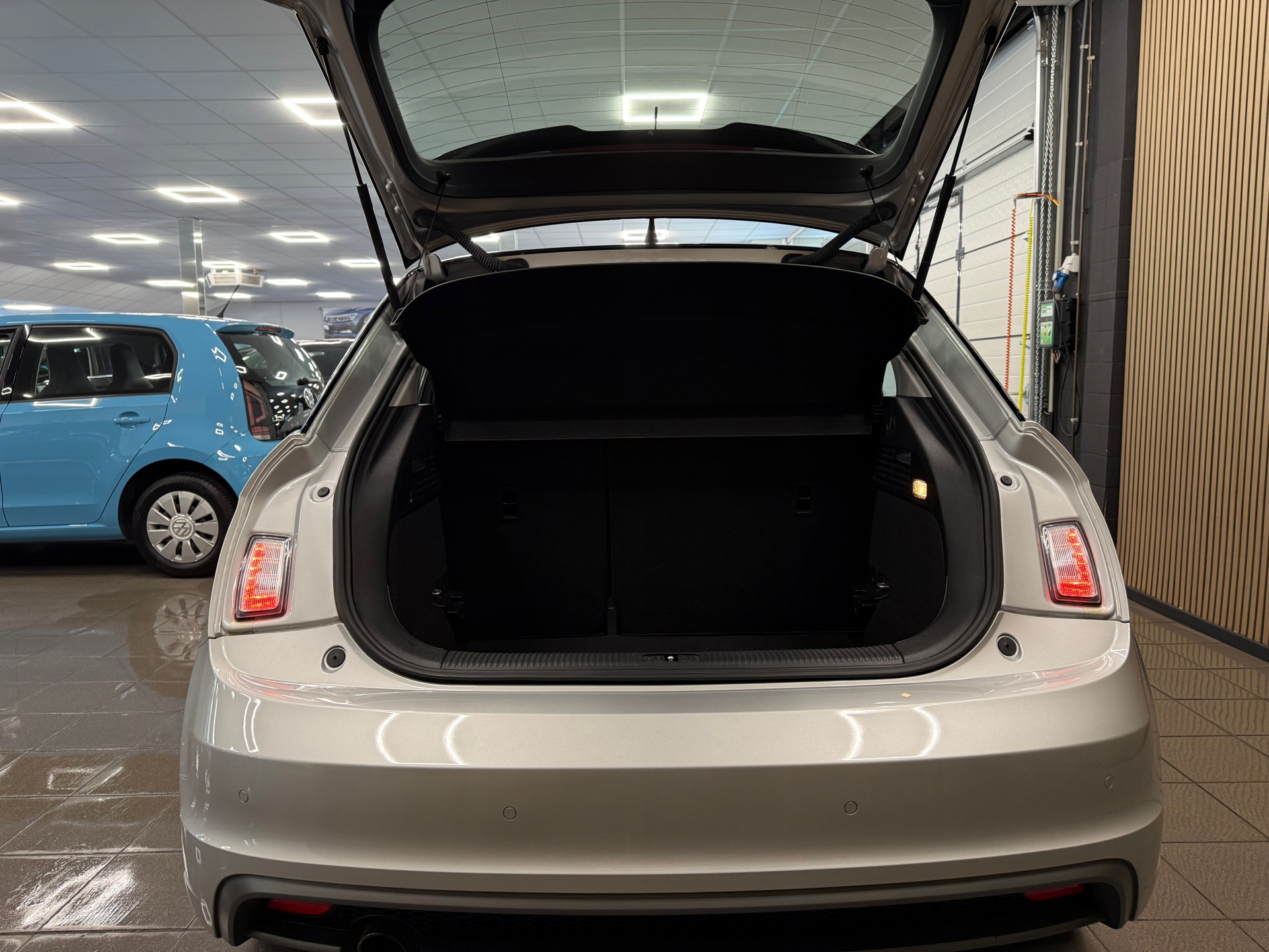 https://www.autokooy.nl//xml/images/53771132-5.JPG