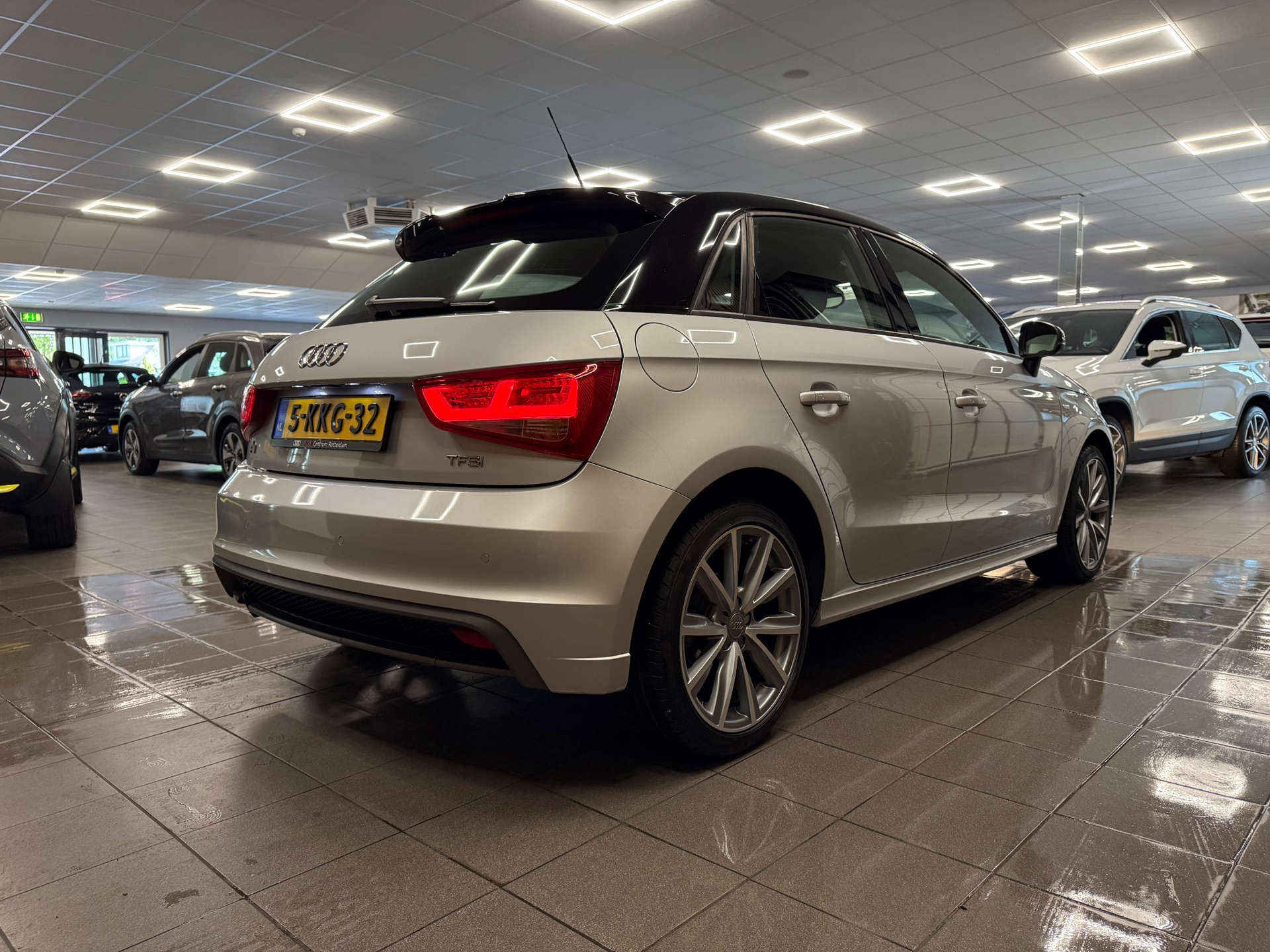 https://www.autokooy.nl//xml/images/53771132-6.JPG