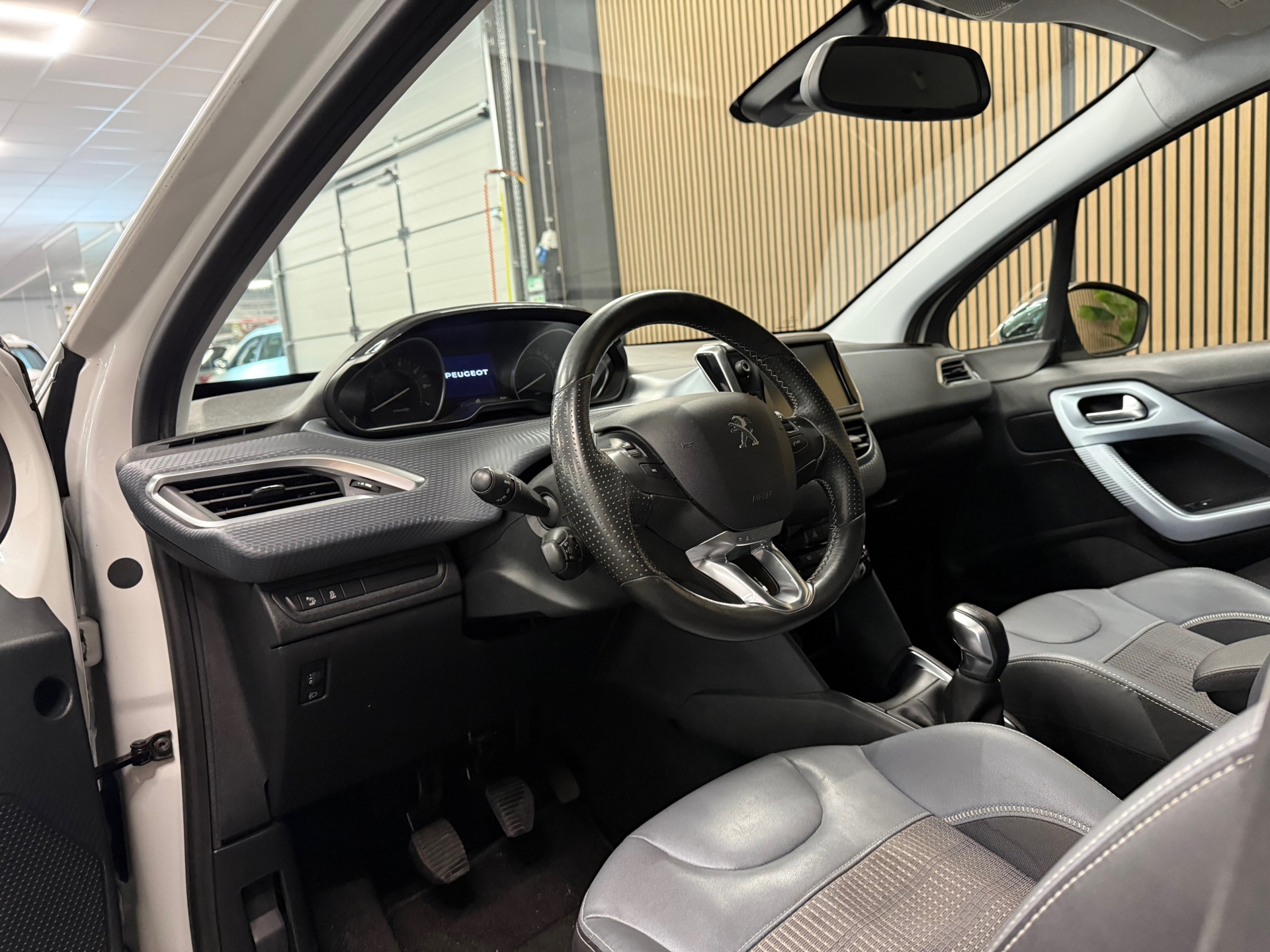 https://www.autokooy.nl//xml/images/53913517-12.JPG