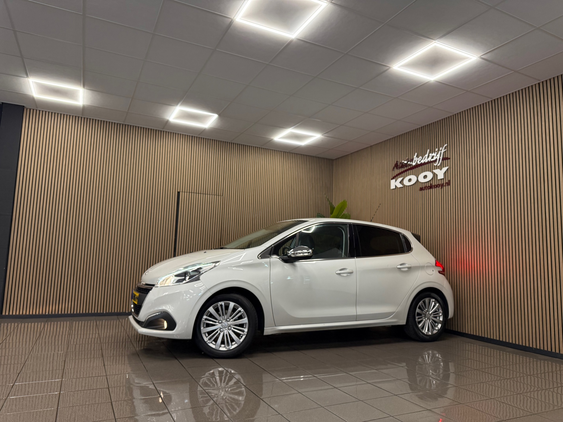 https://www.autokooy.nl//xml/images/53913517-9.JPG