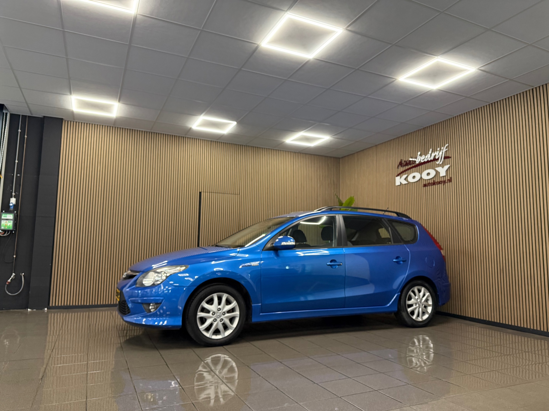 Hyundai I30 CW 1.6i i-Motion * Goed onderhouden / Trekhaak / Cruise control / Airco-ecc *