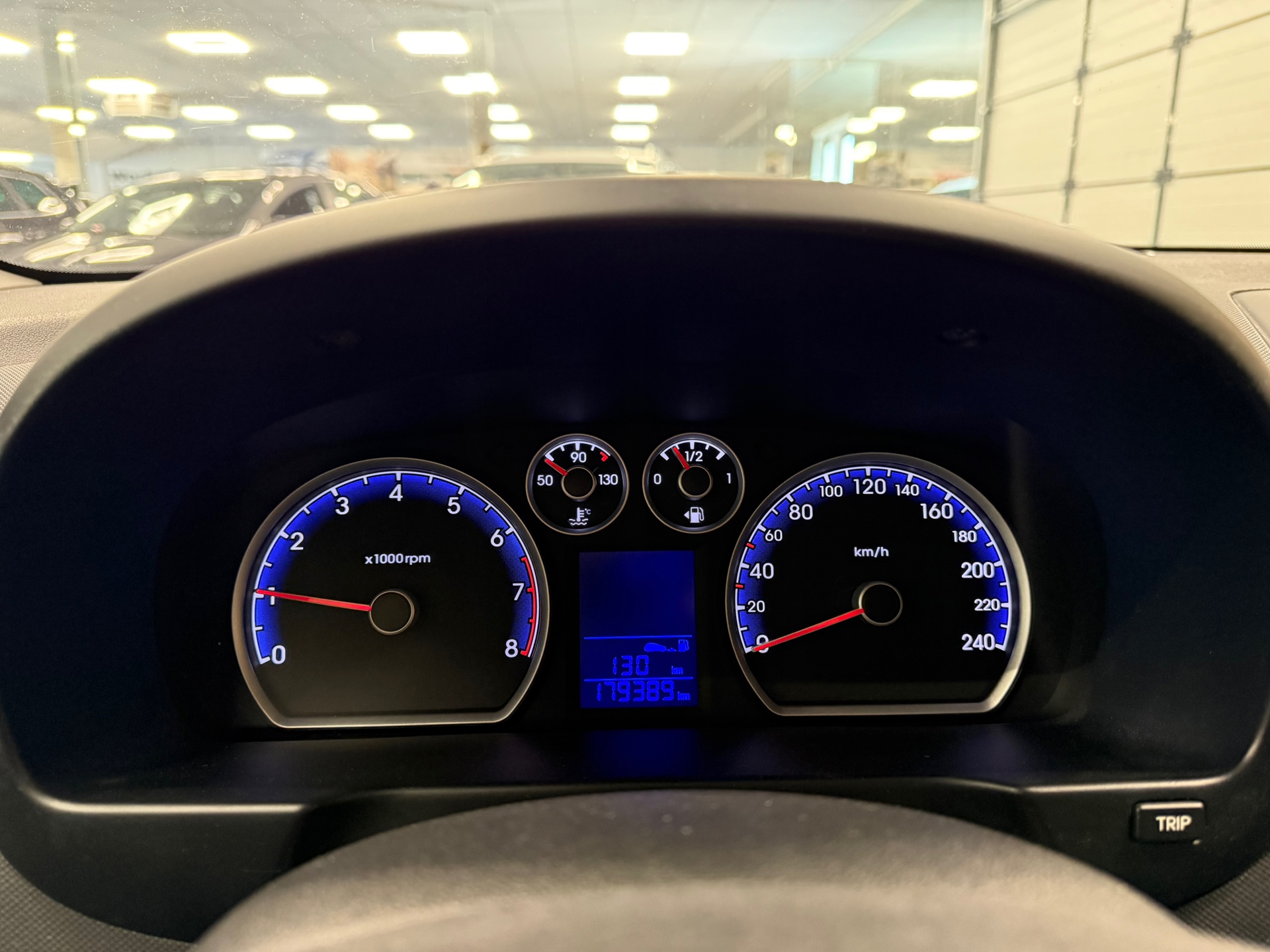https://www.autokooy.nl//xml/images/53913611-14.JPG