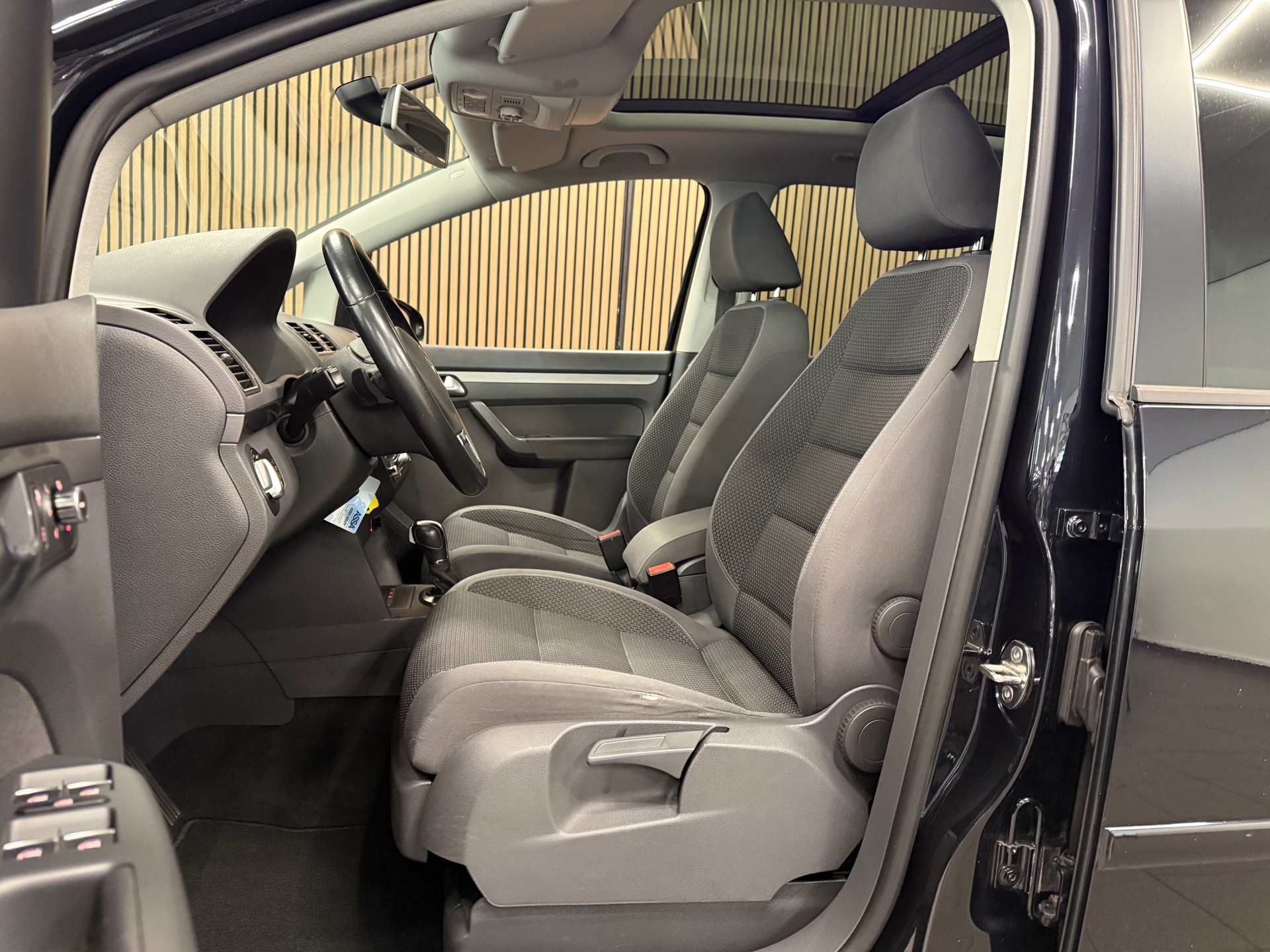 https://www.autokooy.nl//xml/images/53962894-11.JPG