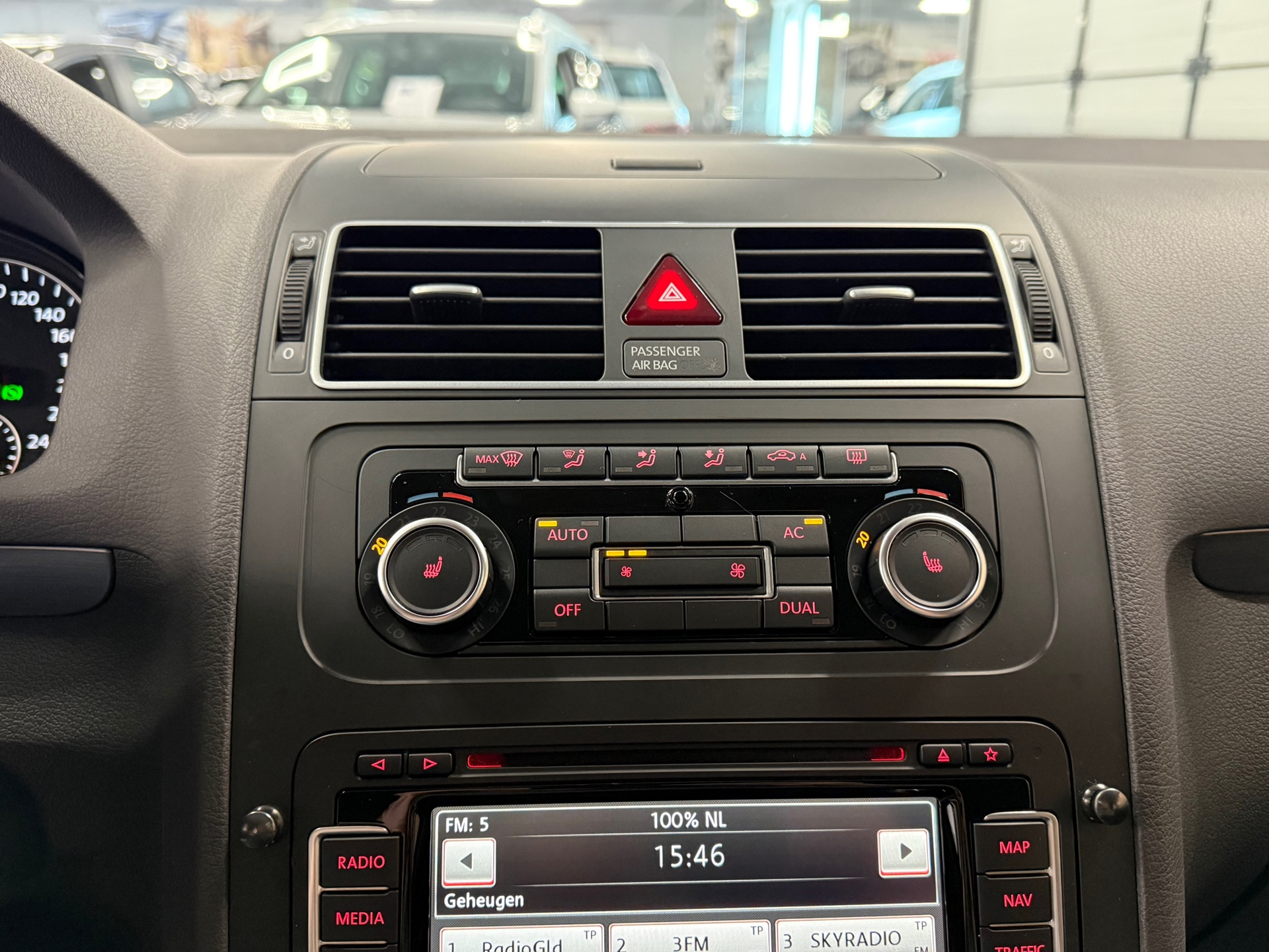 https://www.autokooy.nl//xml/images/53962894-16.JPG