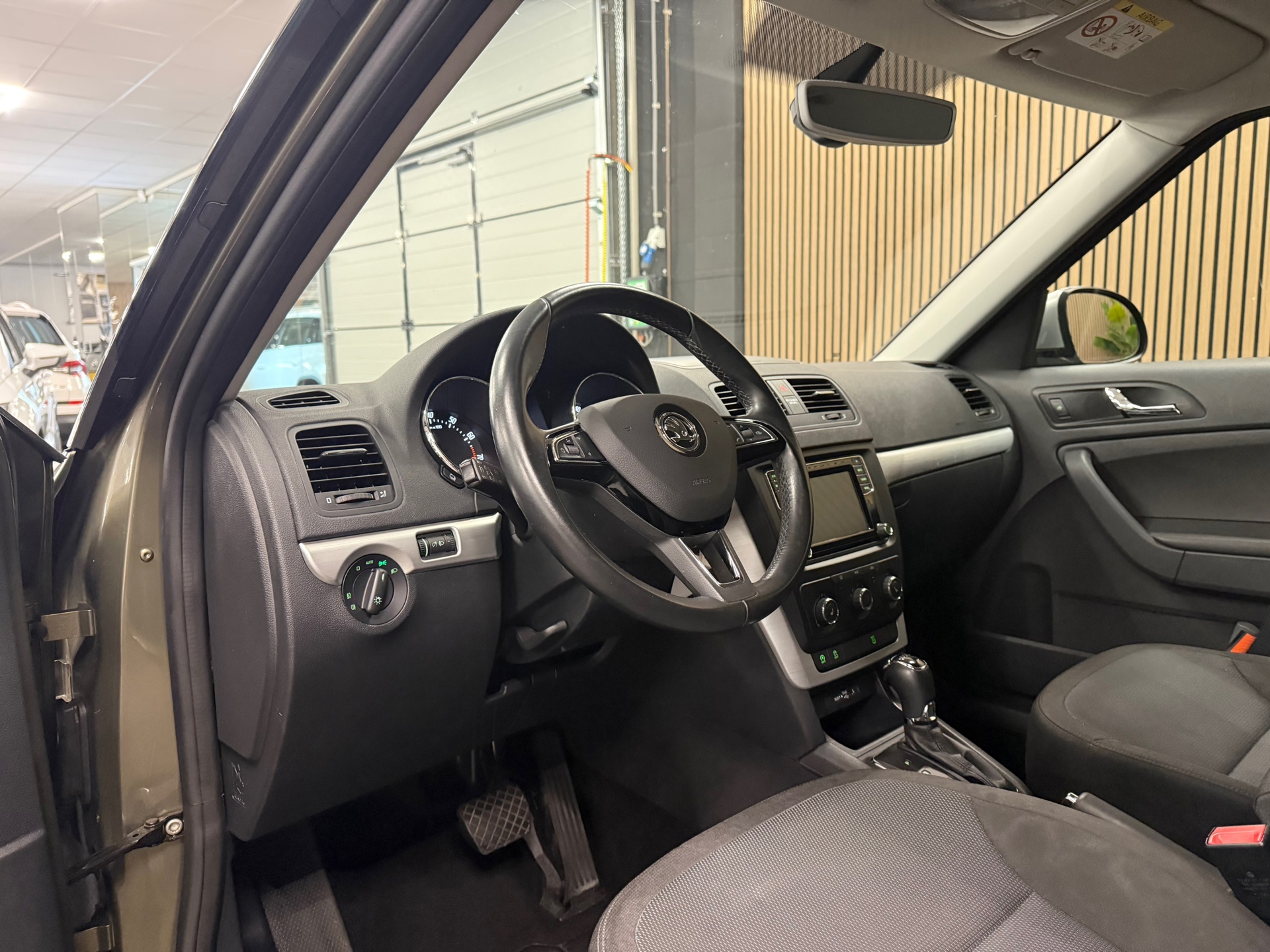 https://www.autokooy.nl//xml/images/53963103-12.JPG