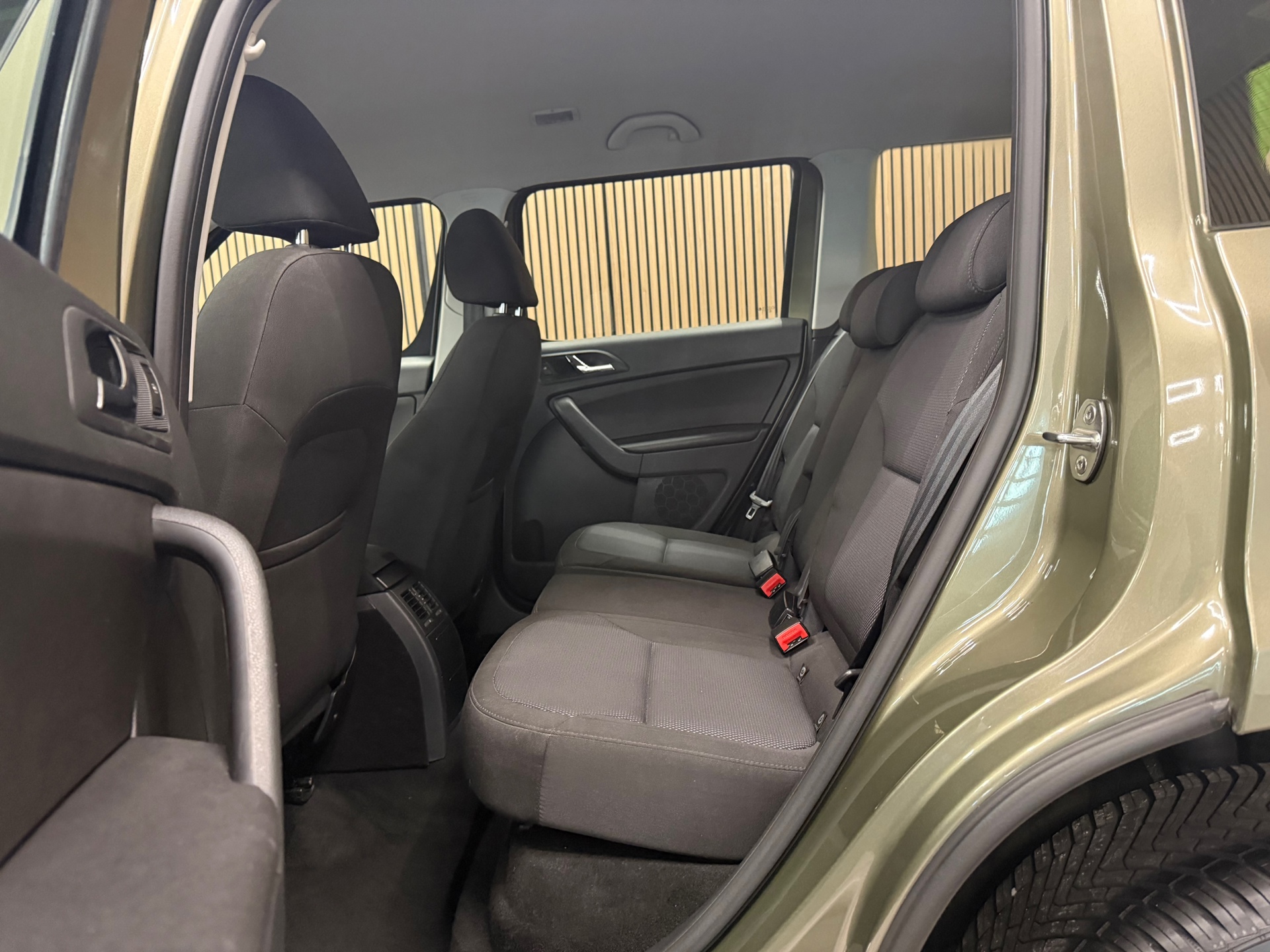 https://www.autokooy.nl//xml/images/53963103-22.JPG