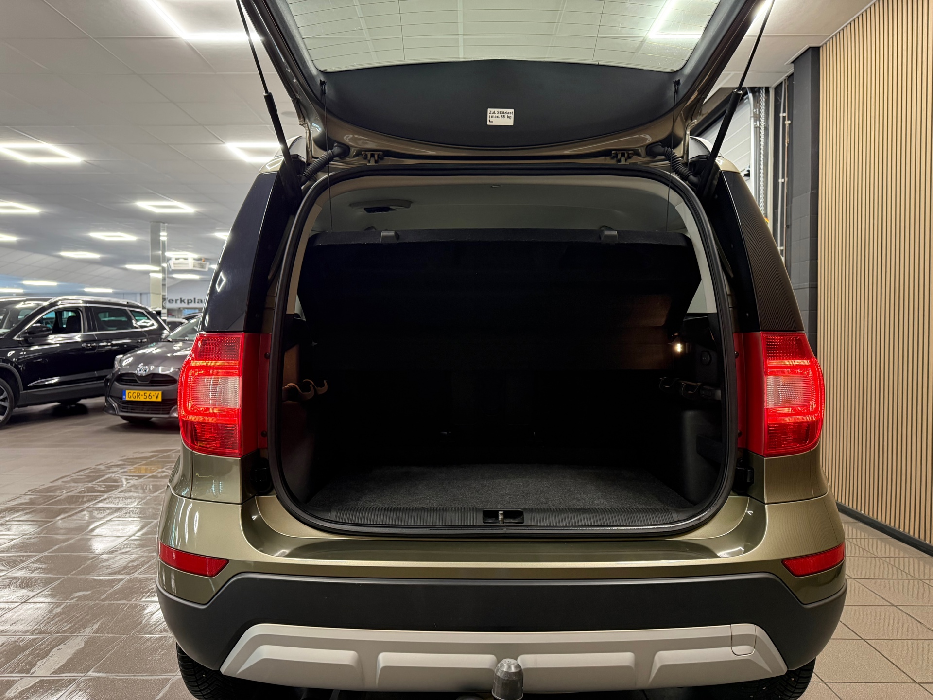 https://www.autokooy.nl//xml/images/53963103-5.JPG