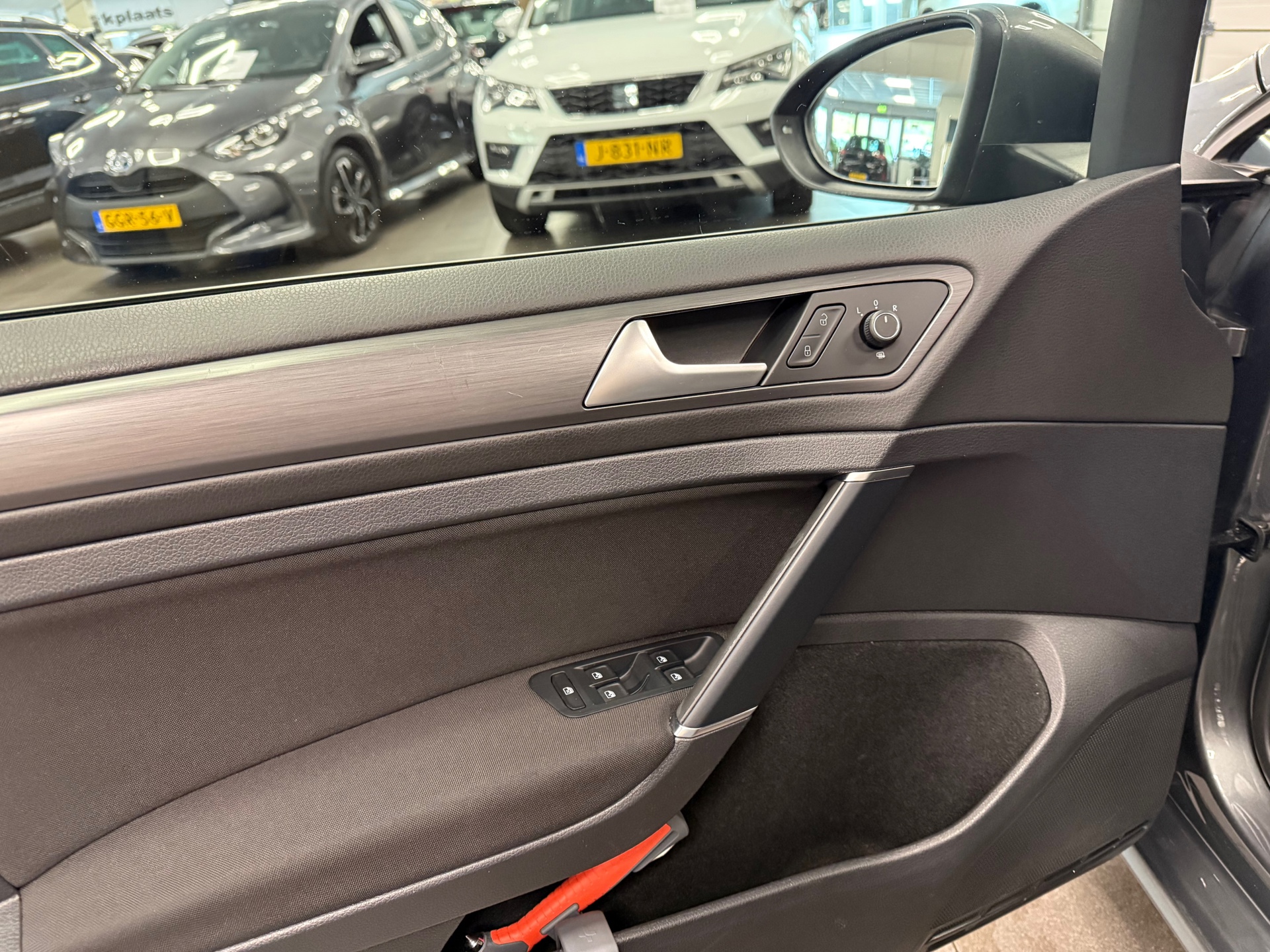 https://www.autokooy.nl//xml/images/53988857-10.JPG
