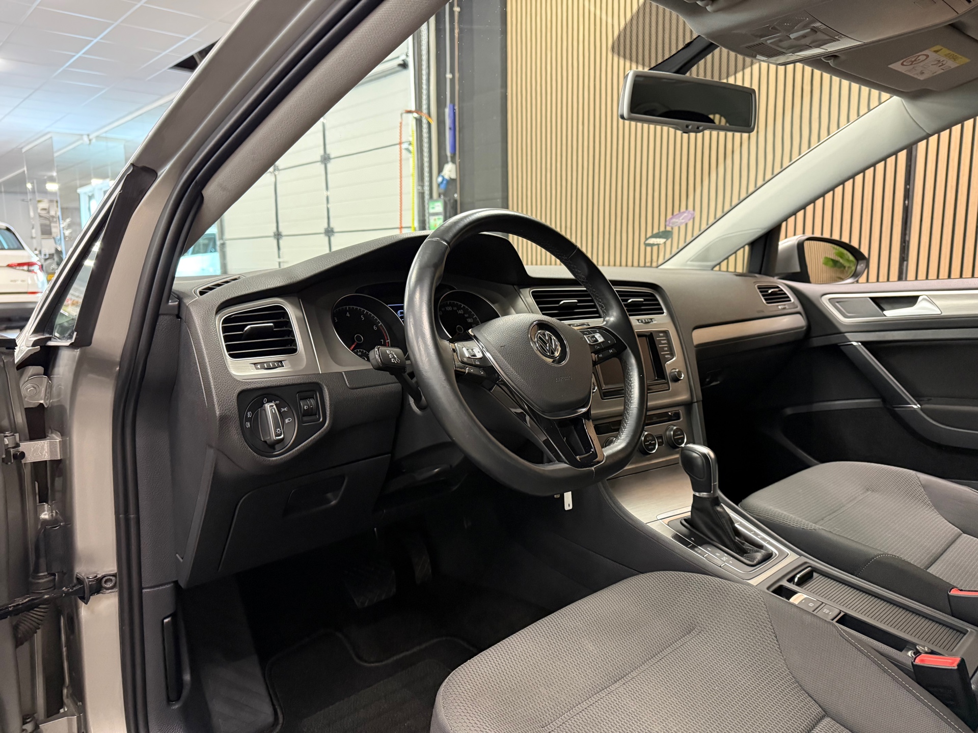 https://www.autokooy.nl//xml/images/54041128-12.JPG