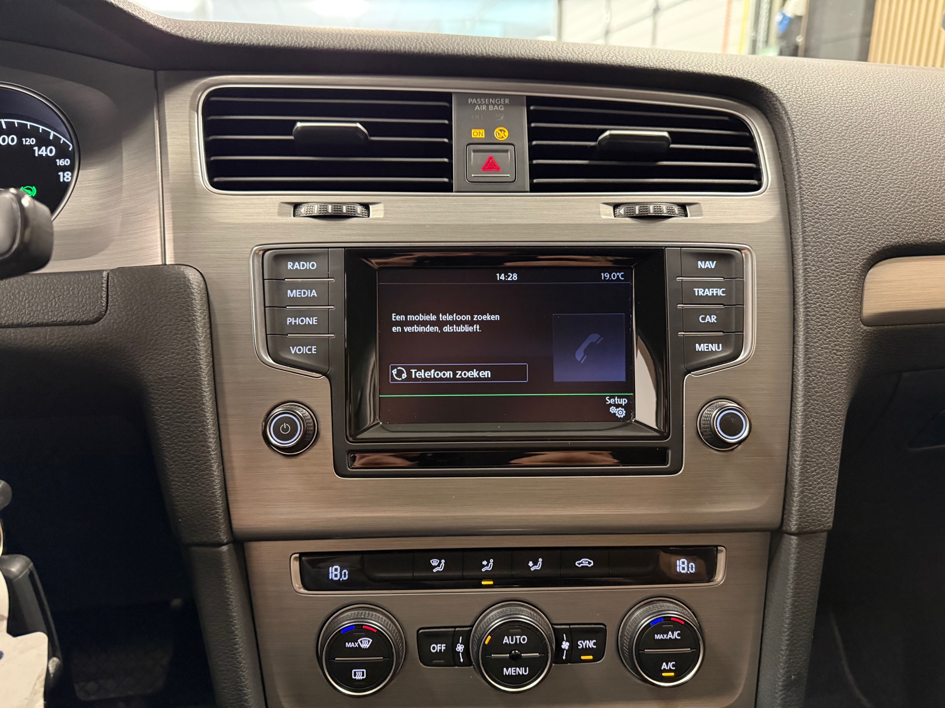 https://www.autokooy.nl//xml/images/54041128-16.JPG