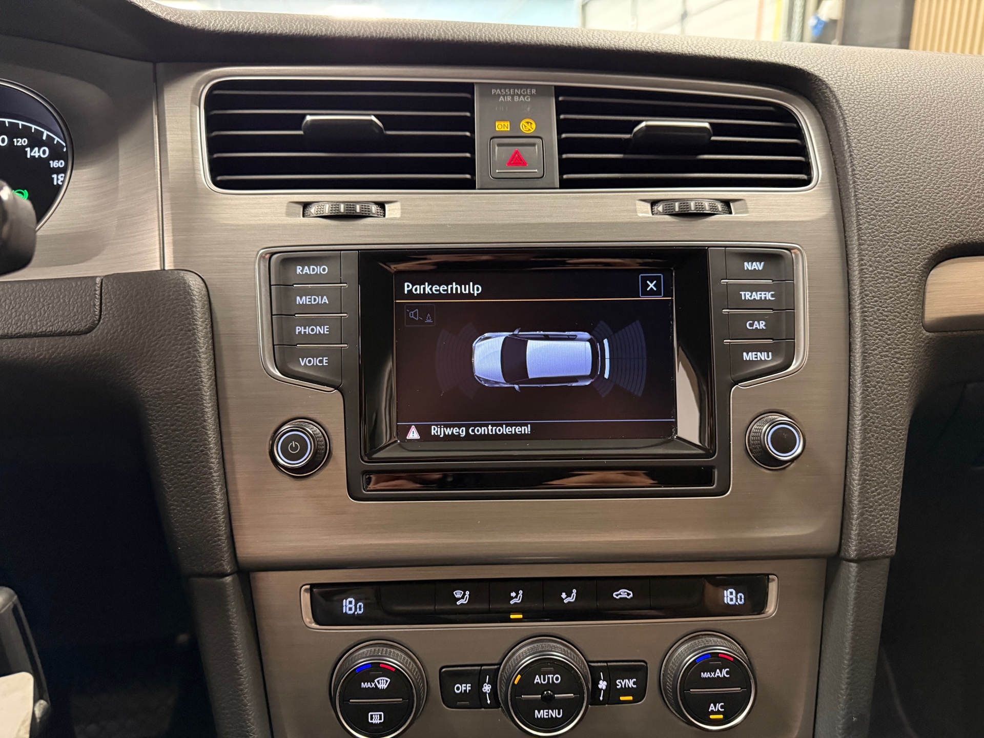 https://www.autokooy.nl//xml/images/54041128-18.JPG