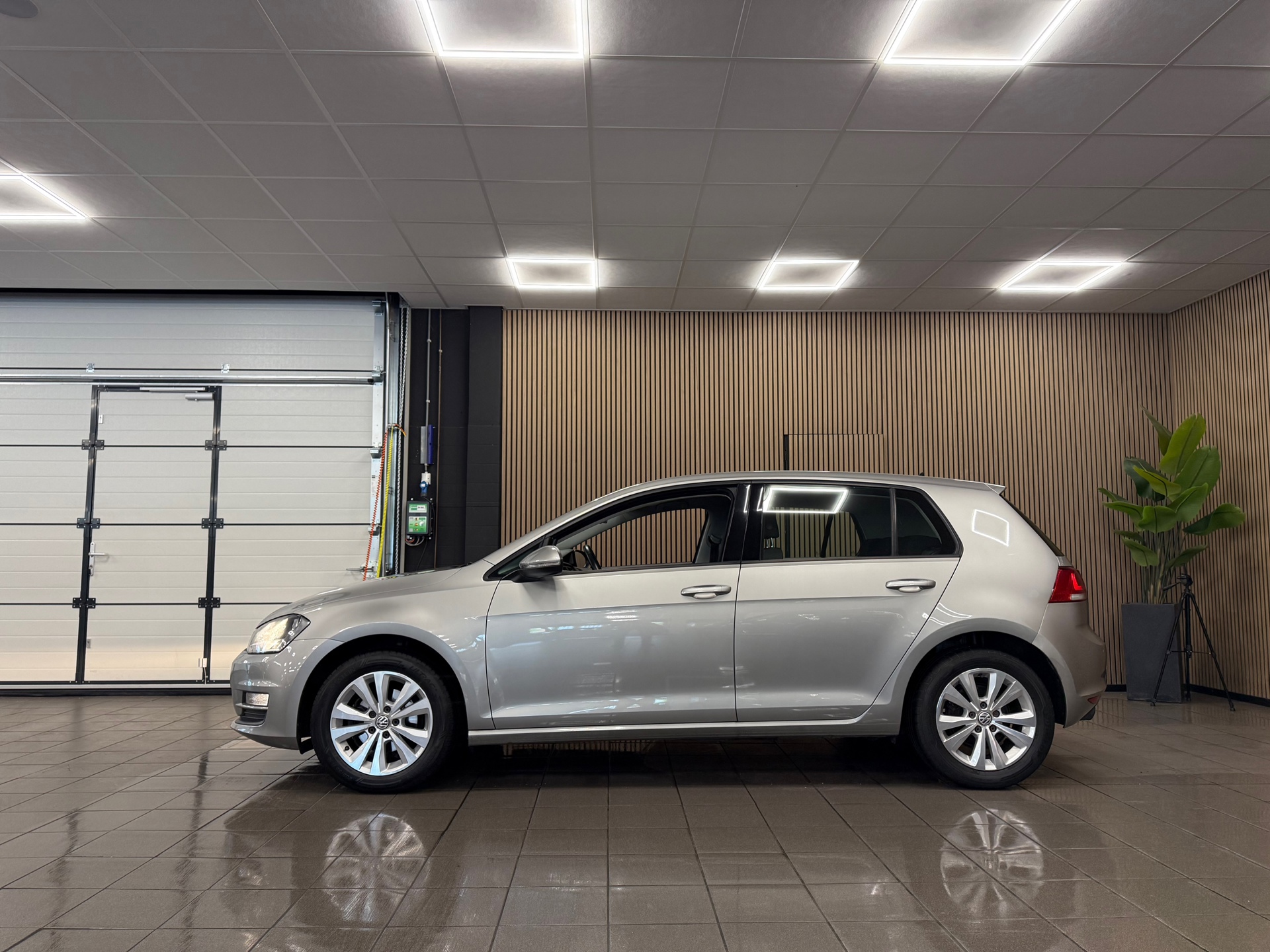 https://www.autokooy.nl//xml/images/54041128-2.JPG