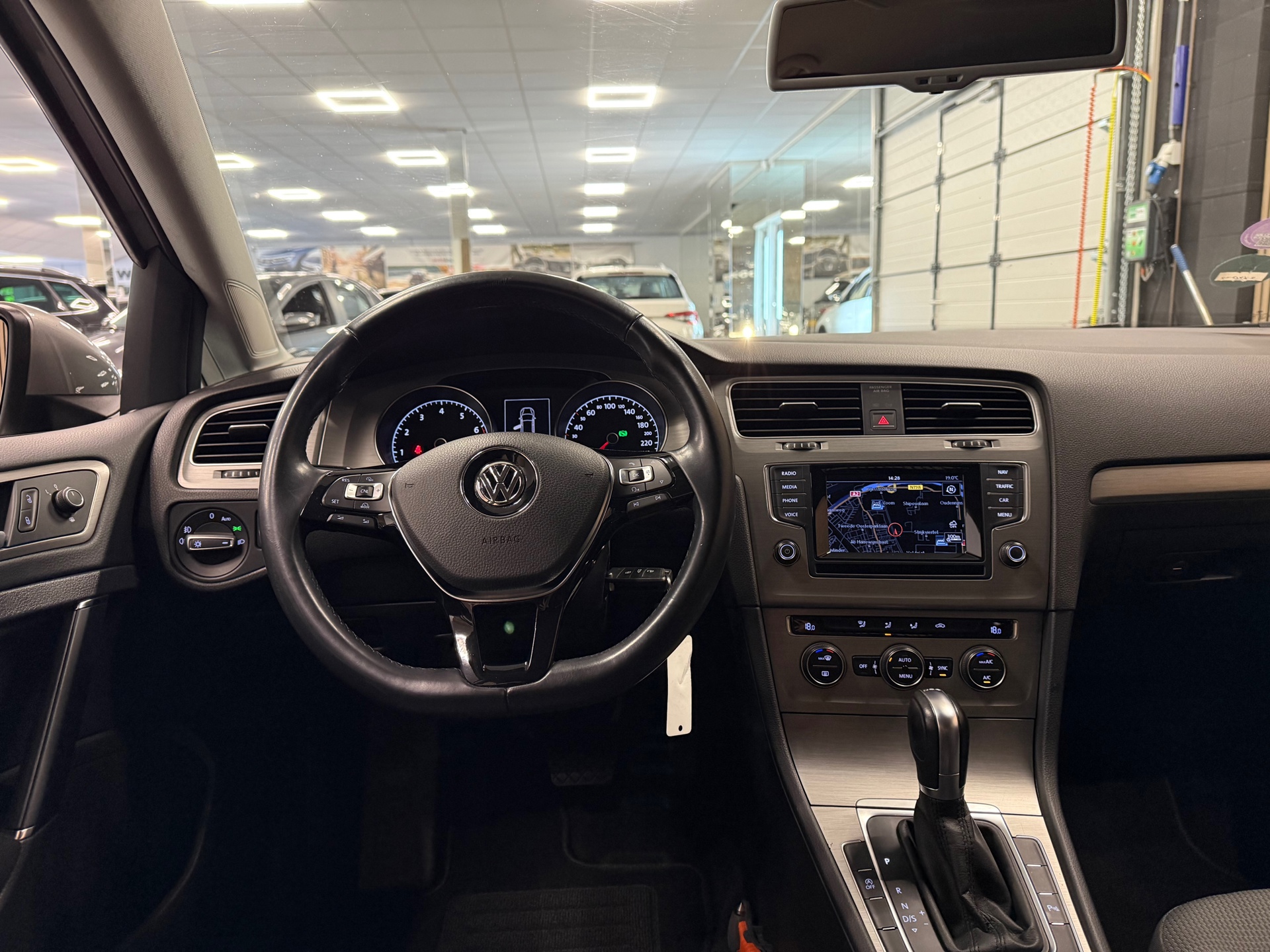 https://www.autokooy.nl//xml/images/54041128-21.JPG