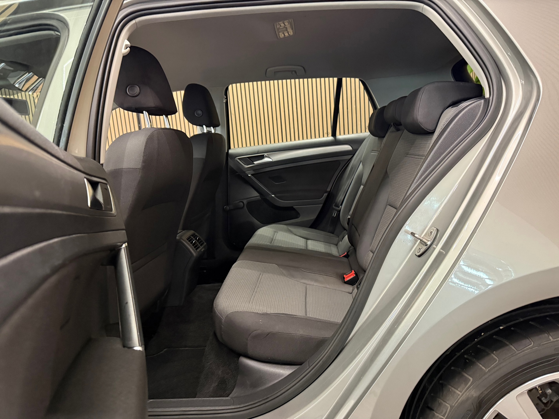 https://www.autokooy.nl//xml/images/54041128-22.JPG
