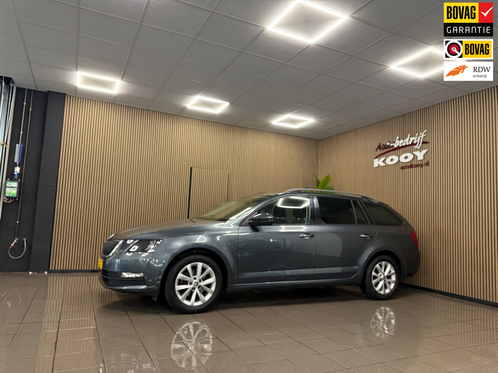 Skoda Octavia Combi 1.5 TSI Greentech Ambition Business * Automaat / Trekhaak / Carplay / Parkeersensoren *