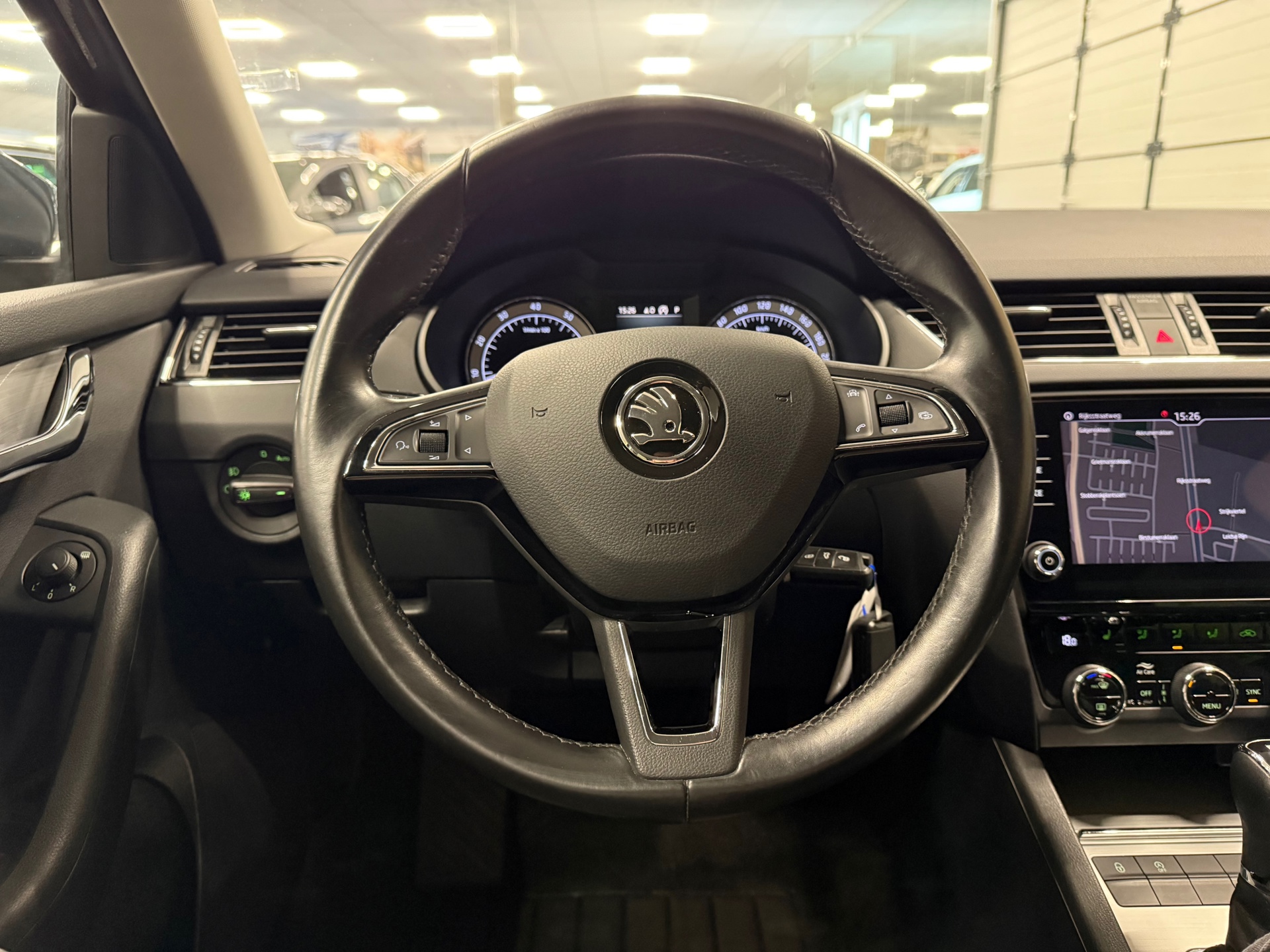 https://www.autokooy.nl//xml/images/54088917-13.JPG