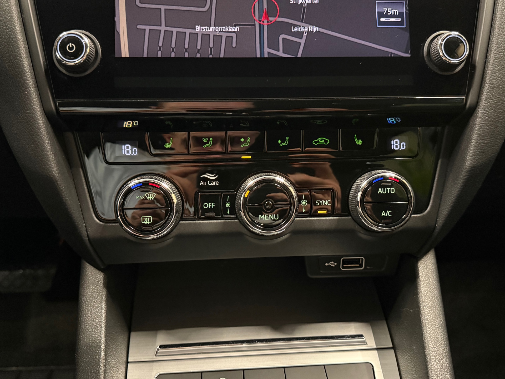 https://www.autokooy.nl//xml/images/54088917-20.JPG