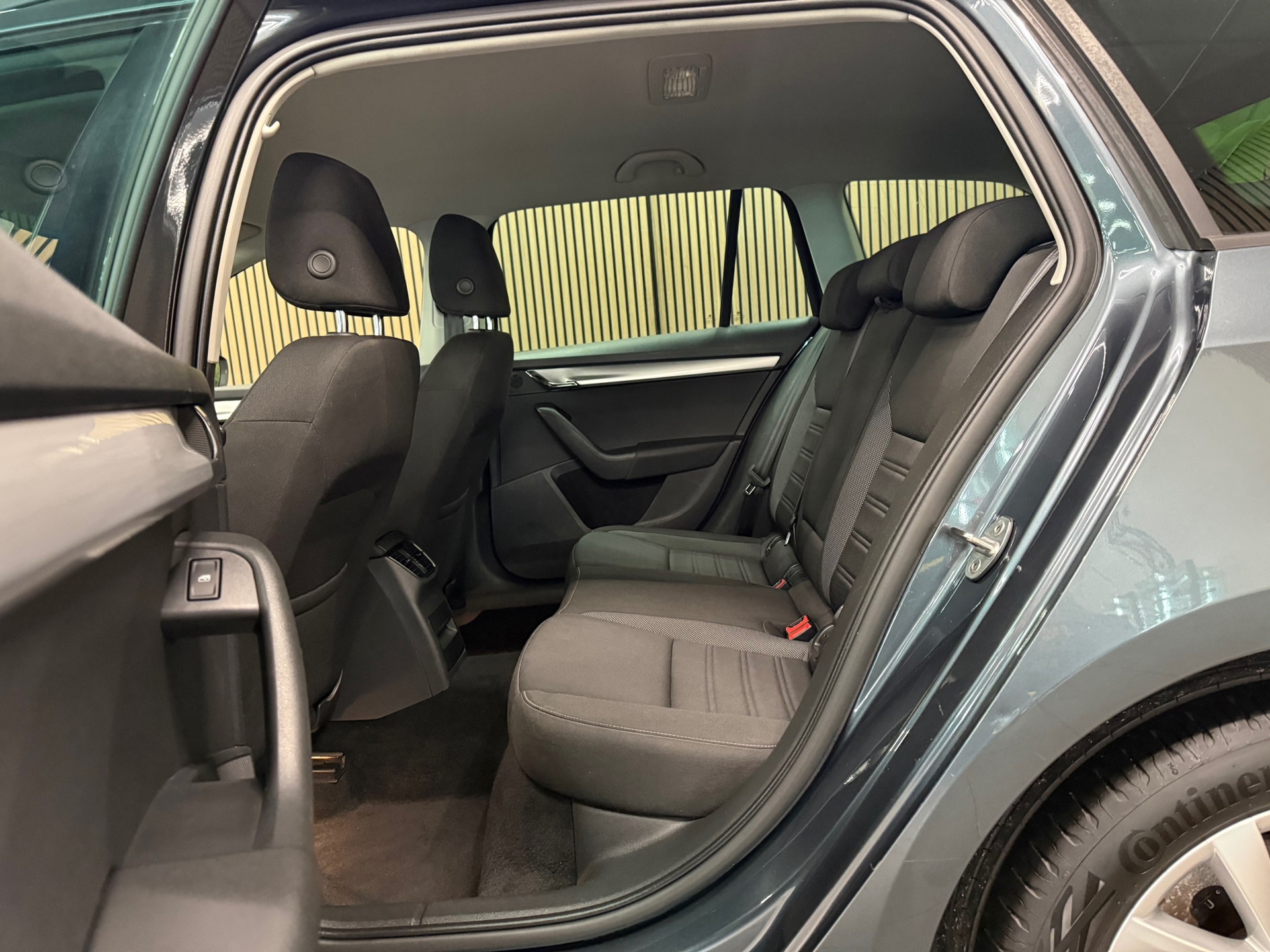 https://www.autokooy.nl//xml/images/54088917-23.JPG