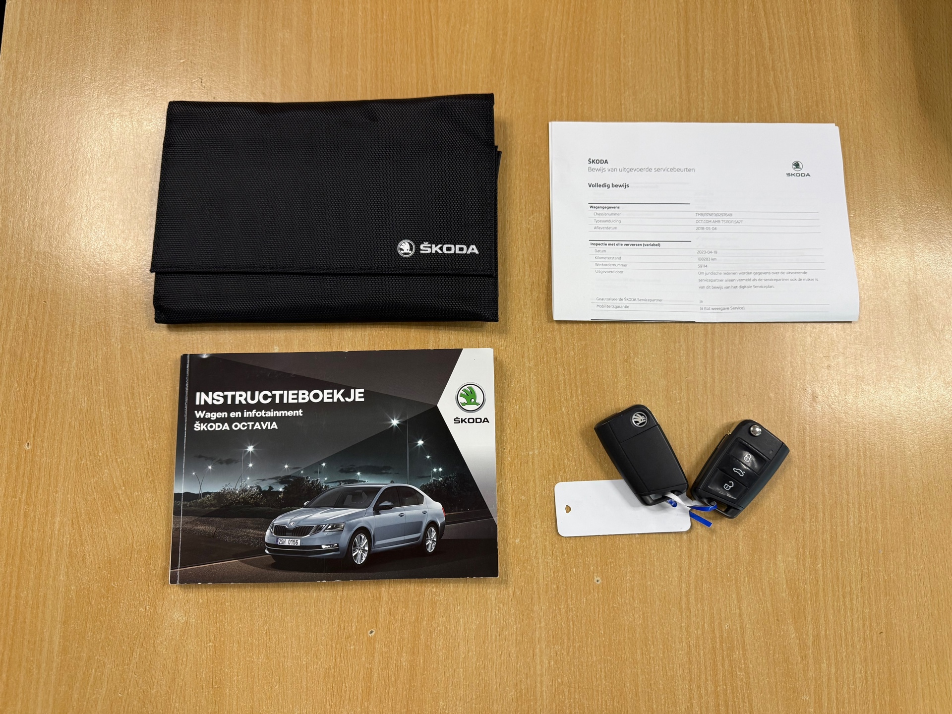 https://www.autokooy.nl//xml/images/54088917-24.JPG