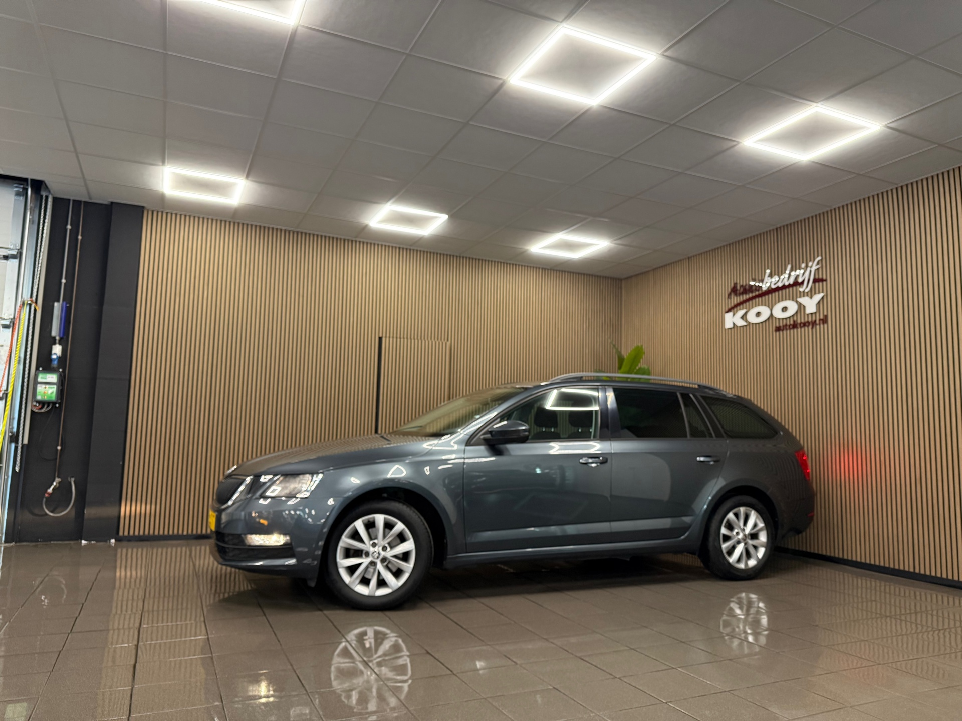 https://www.autokooy.nl//xml/images/54088917-9.JPG