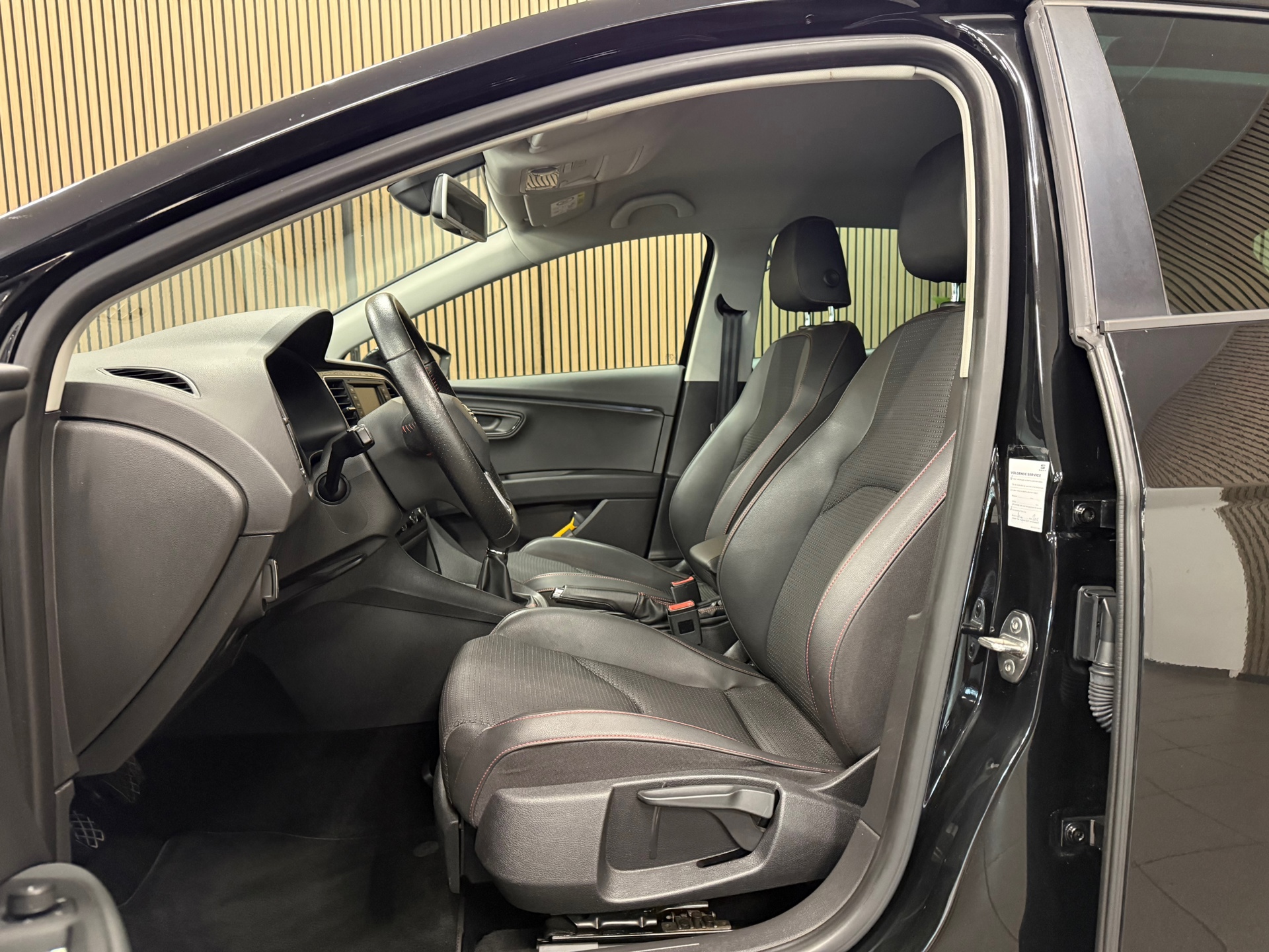 https://www.autokooy.nl//xml/images/54175131-12.JPG