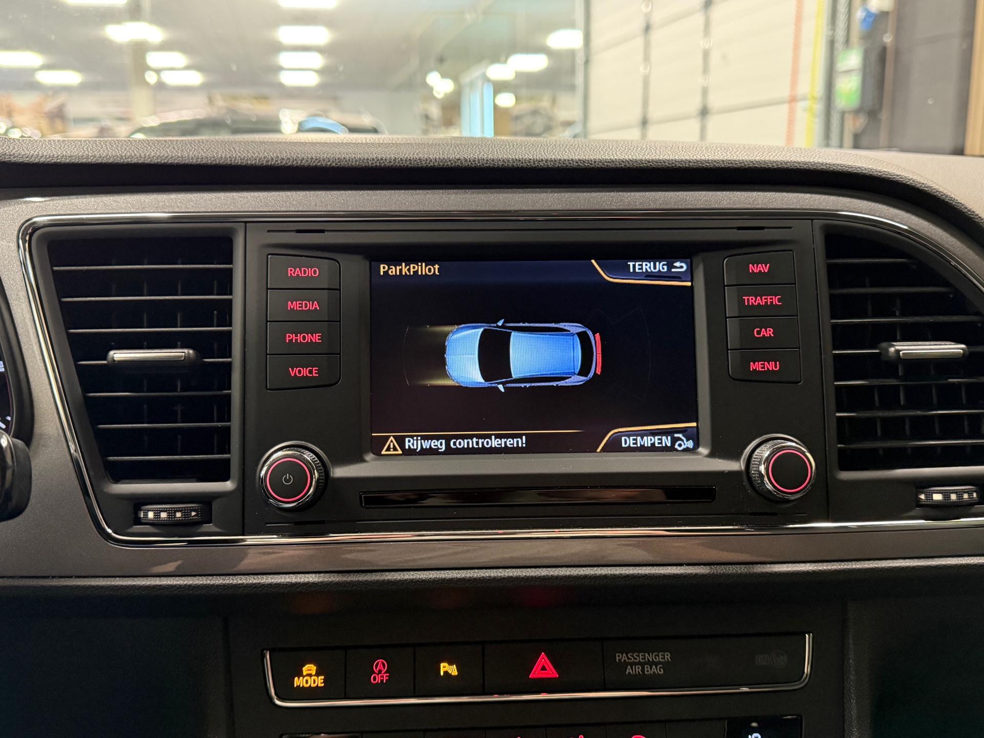 https://www.autokooy.nl//xml/images/54175131-19.JPG