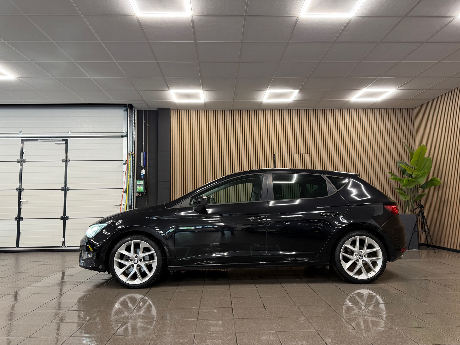 https://www.autokooy.nl//xml/images/54175131-2.JPG