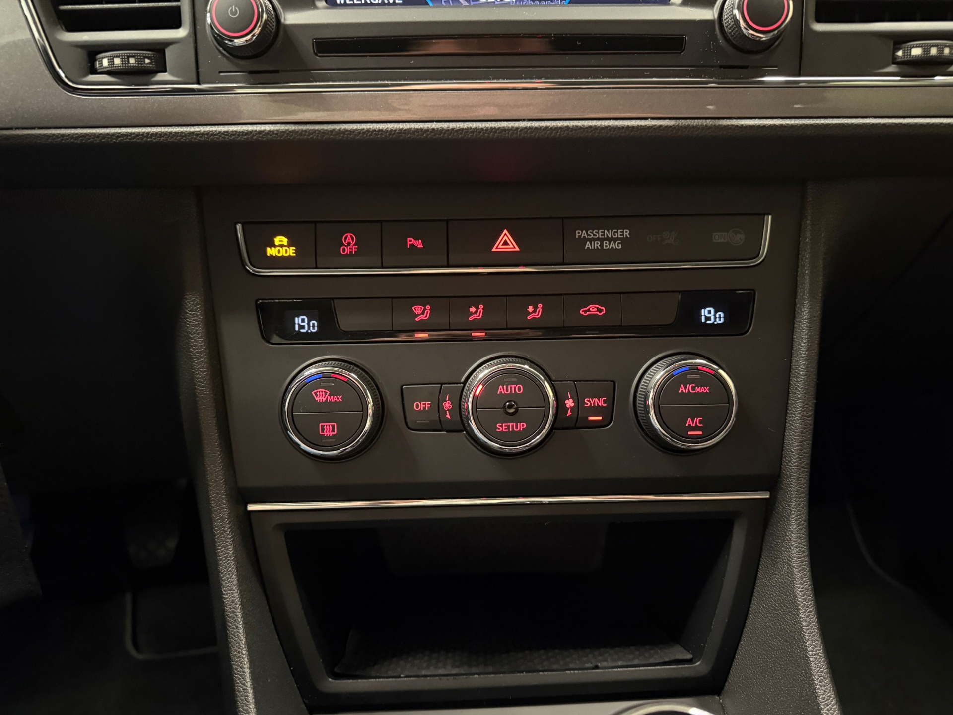 https://www.autokooy.nl//xml/images/54175131-20.JPG