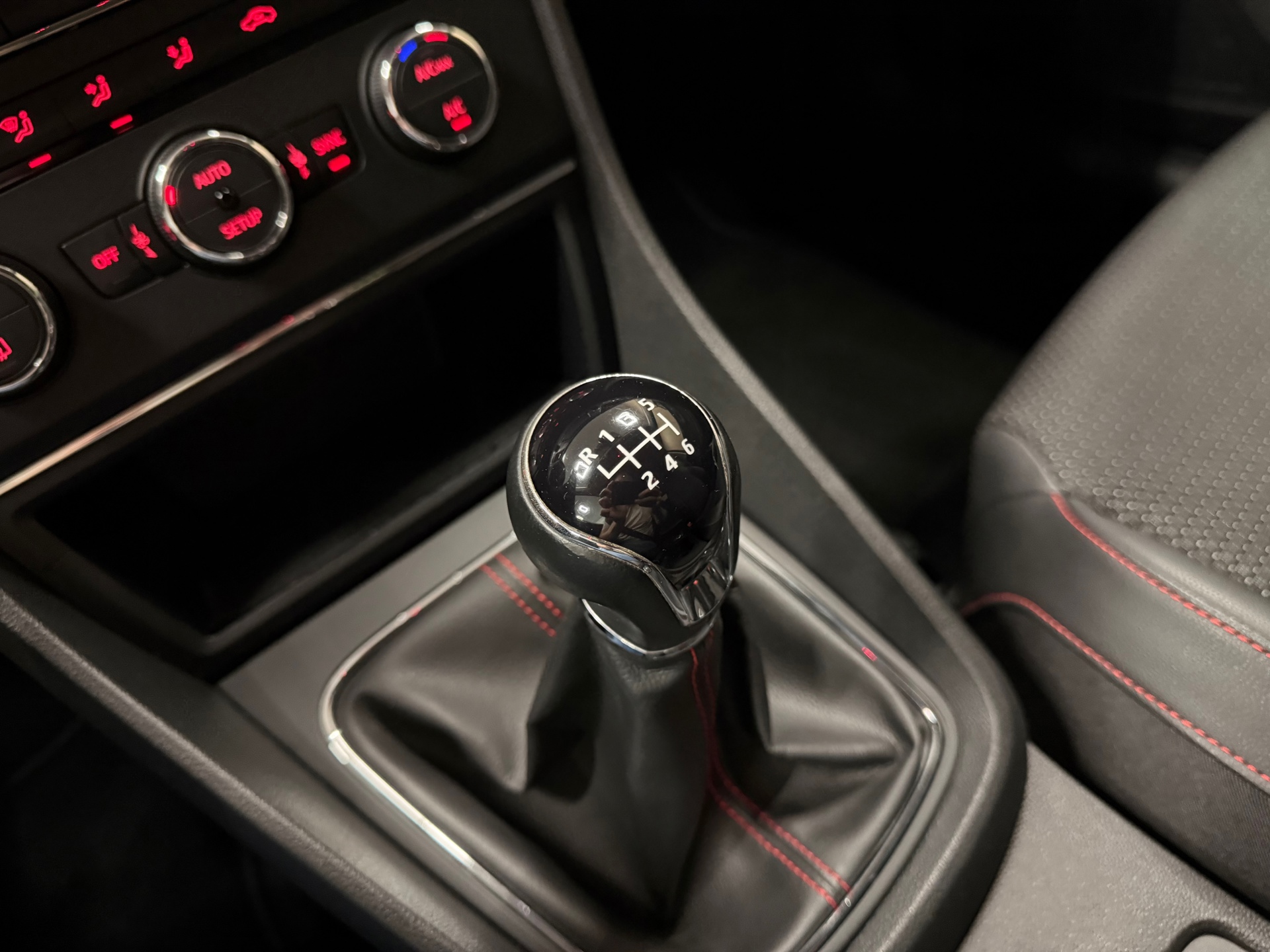 https://www.autokooy.nl//xml/images/54175131-21.JPG