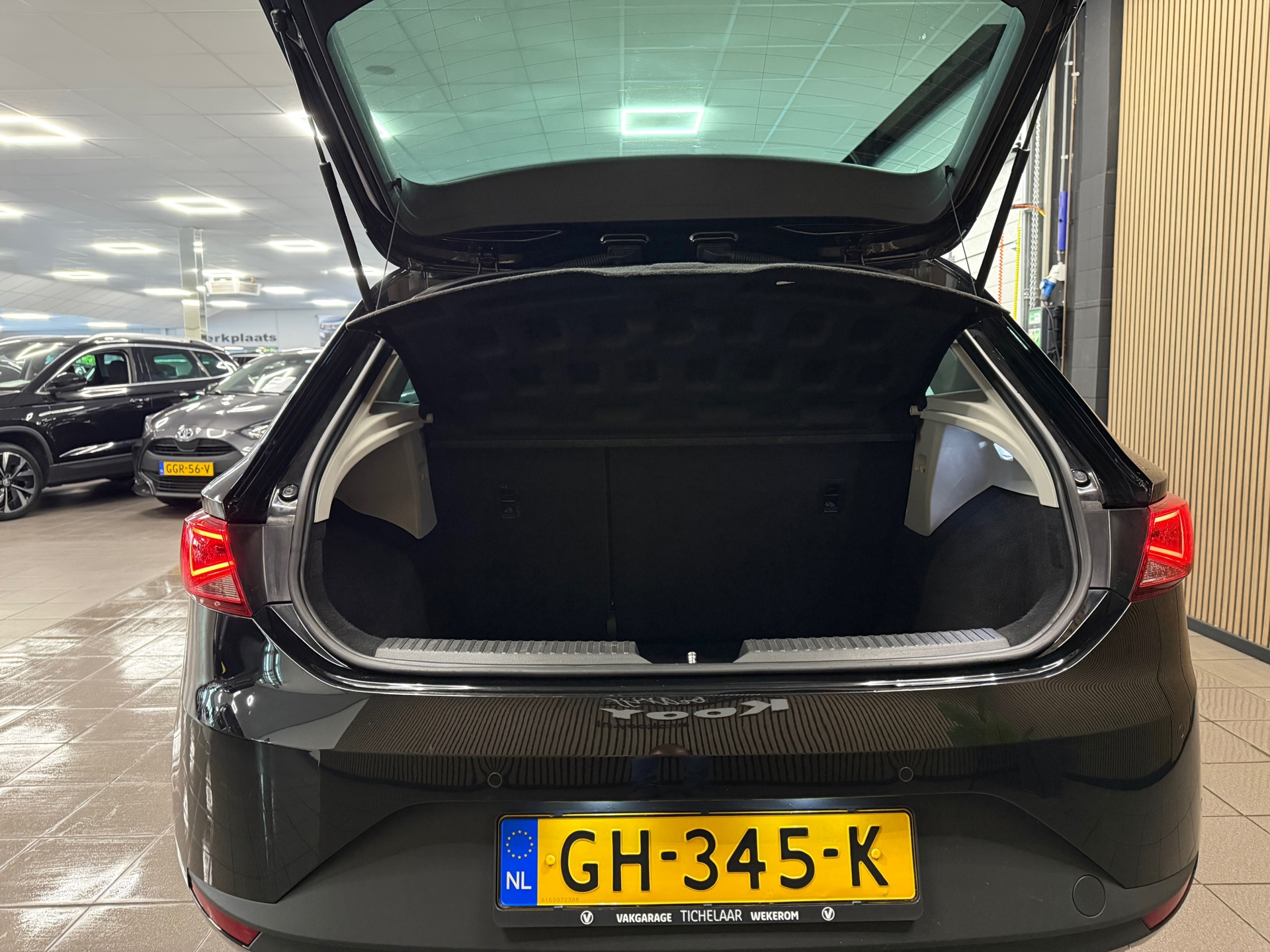 https://www.autokooy.nl//xml/images/54175131-5.JPG