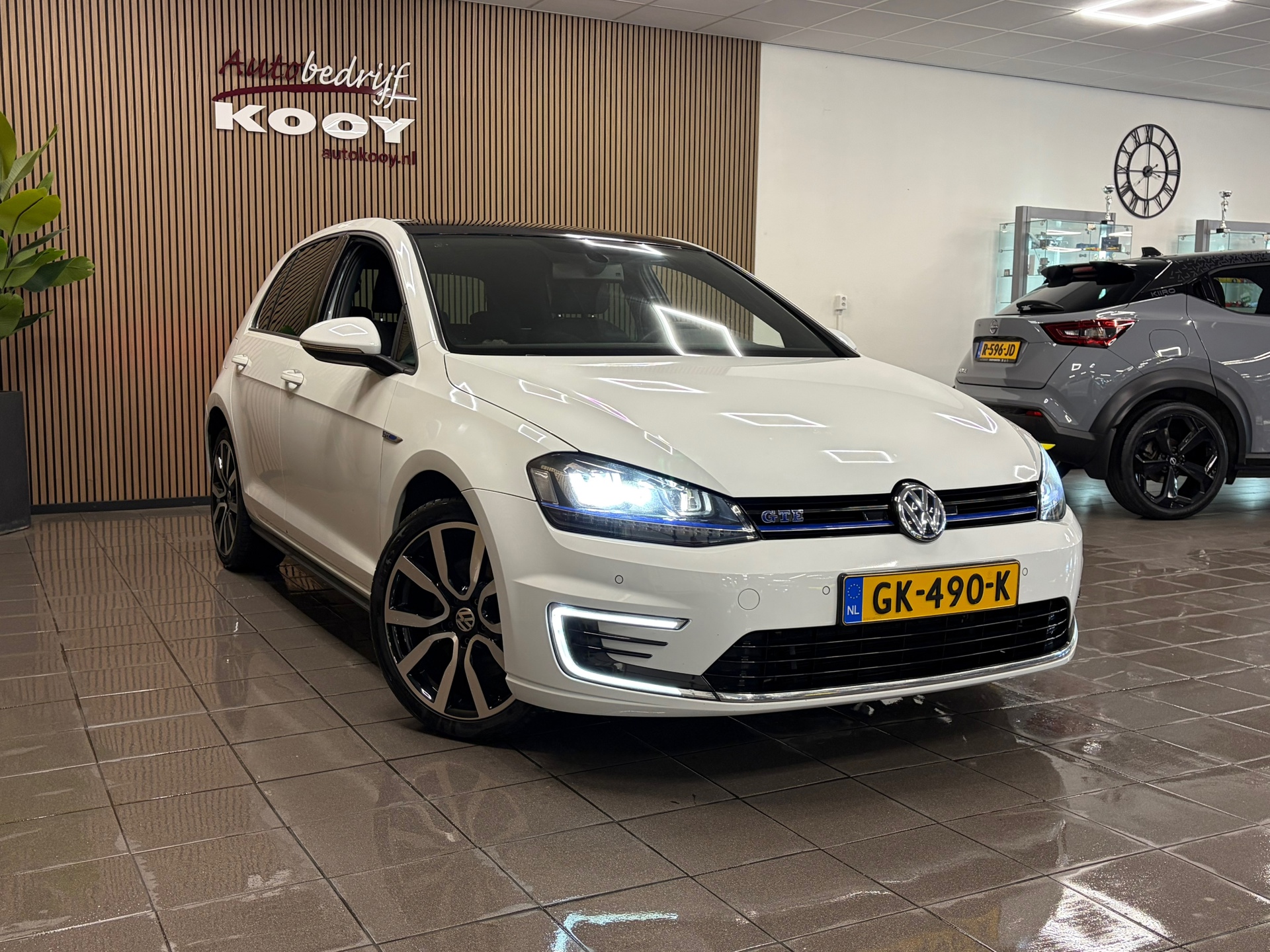 https://www.autokooy.nl//xml/images/54230006-7.JPG