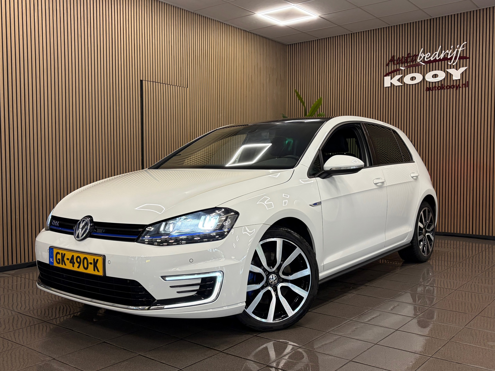 https://www.autokooy.nl//xml/images/54230006-8.JPG