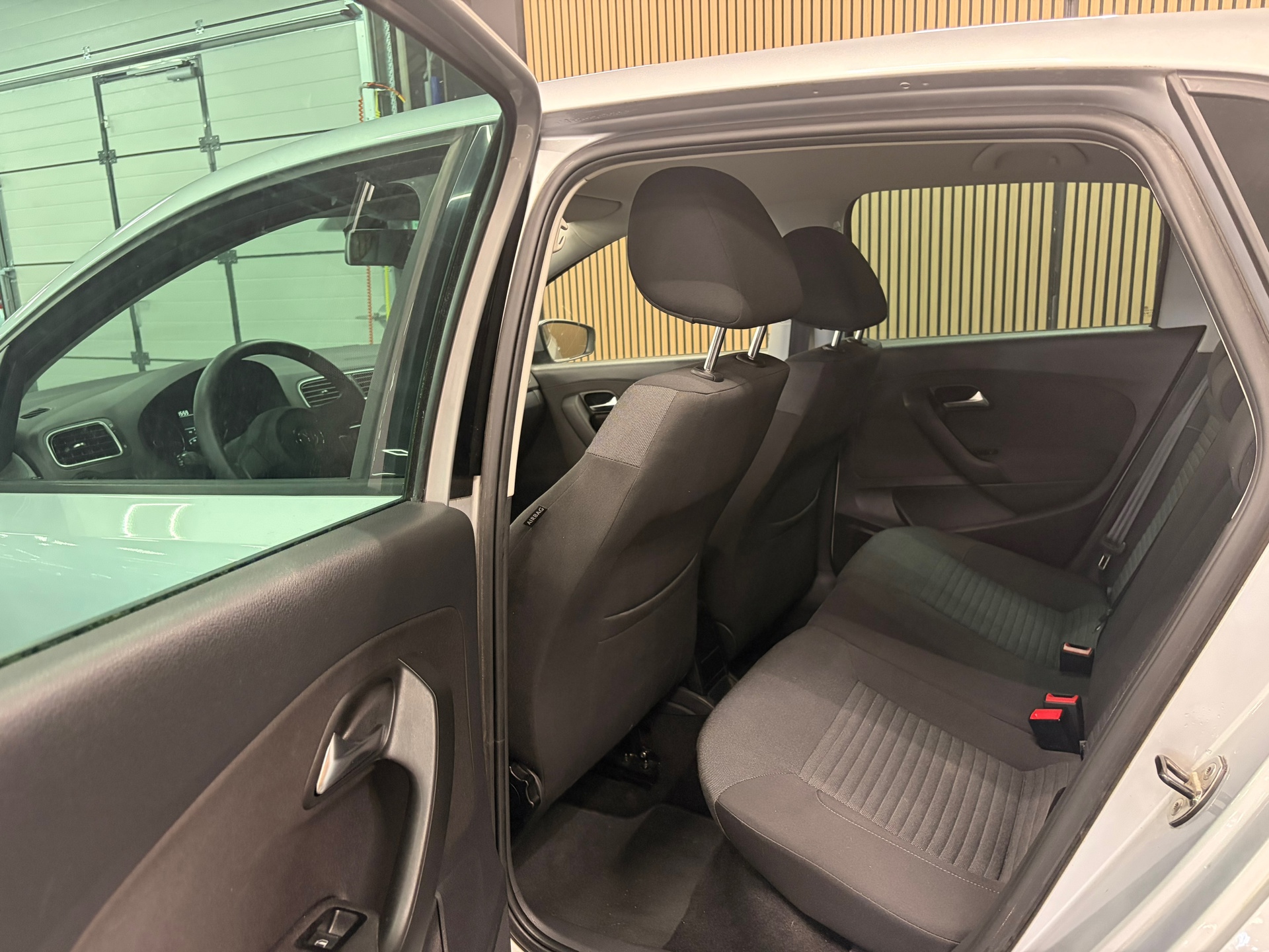 https://www.autokooy.nl//xml/images/54230033-10.JPG