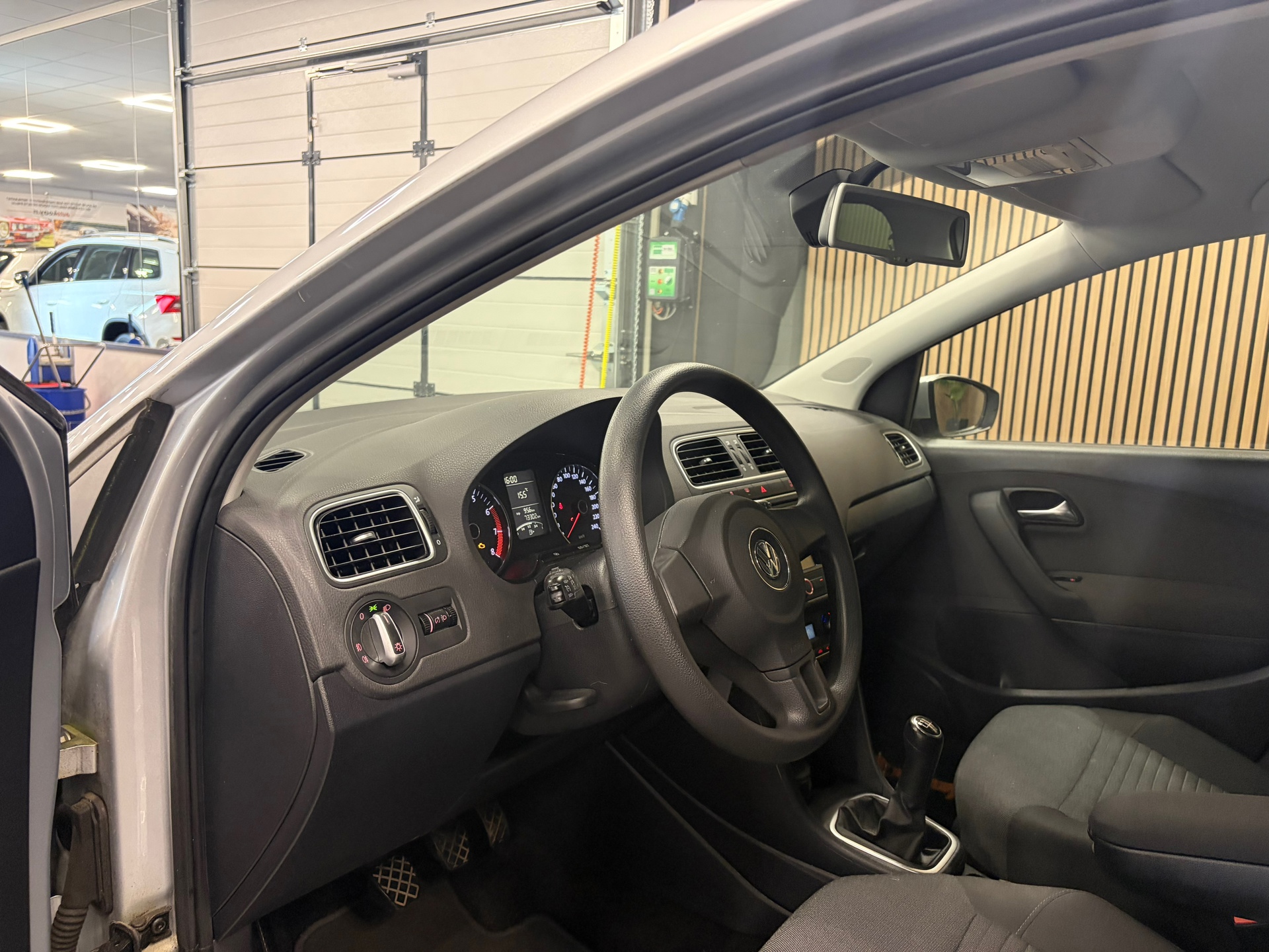https://www.autokooy.nl//xml/images/54230033-11.JPG