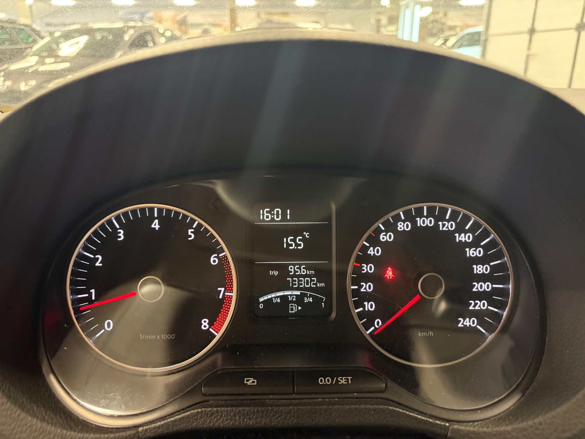 https://www.autokooy.nl//xml/images/54230033-12.JPG