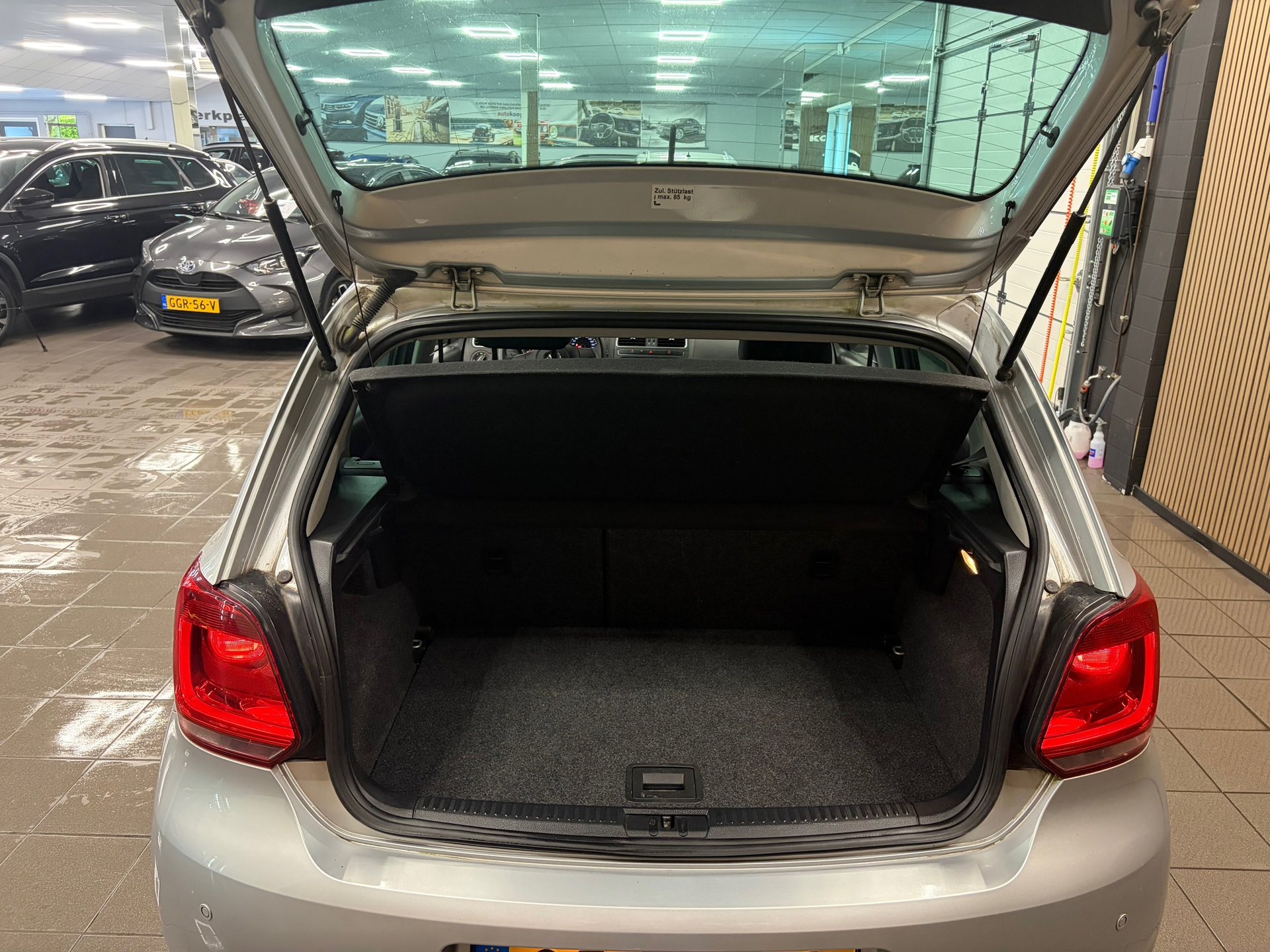 https://www.autokooy.nl//xml/images/54230033-5.JPG