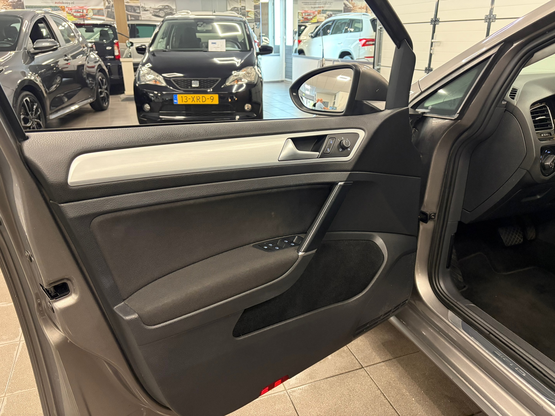 https://www.autokooy.nl//xml/images/54263155-11.JPG