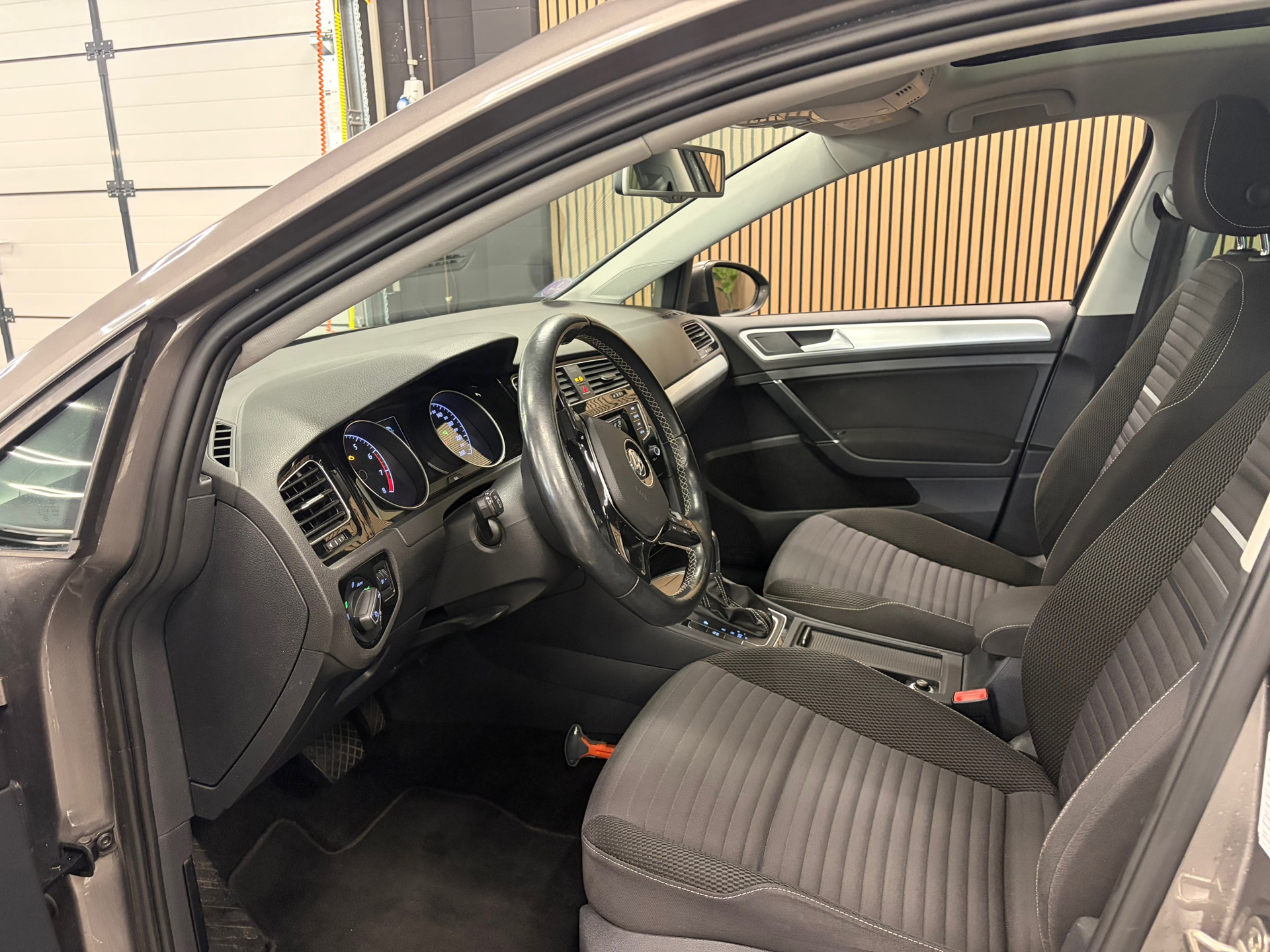https://www.autokooy.nl//xml/images/54263155-12.JPG