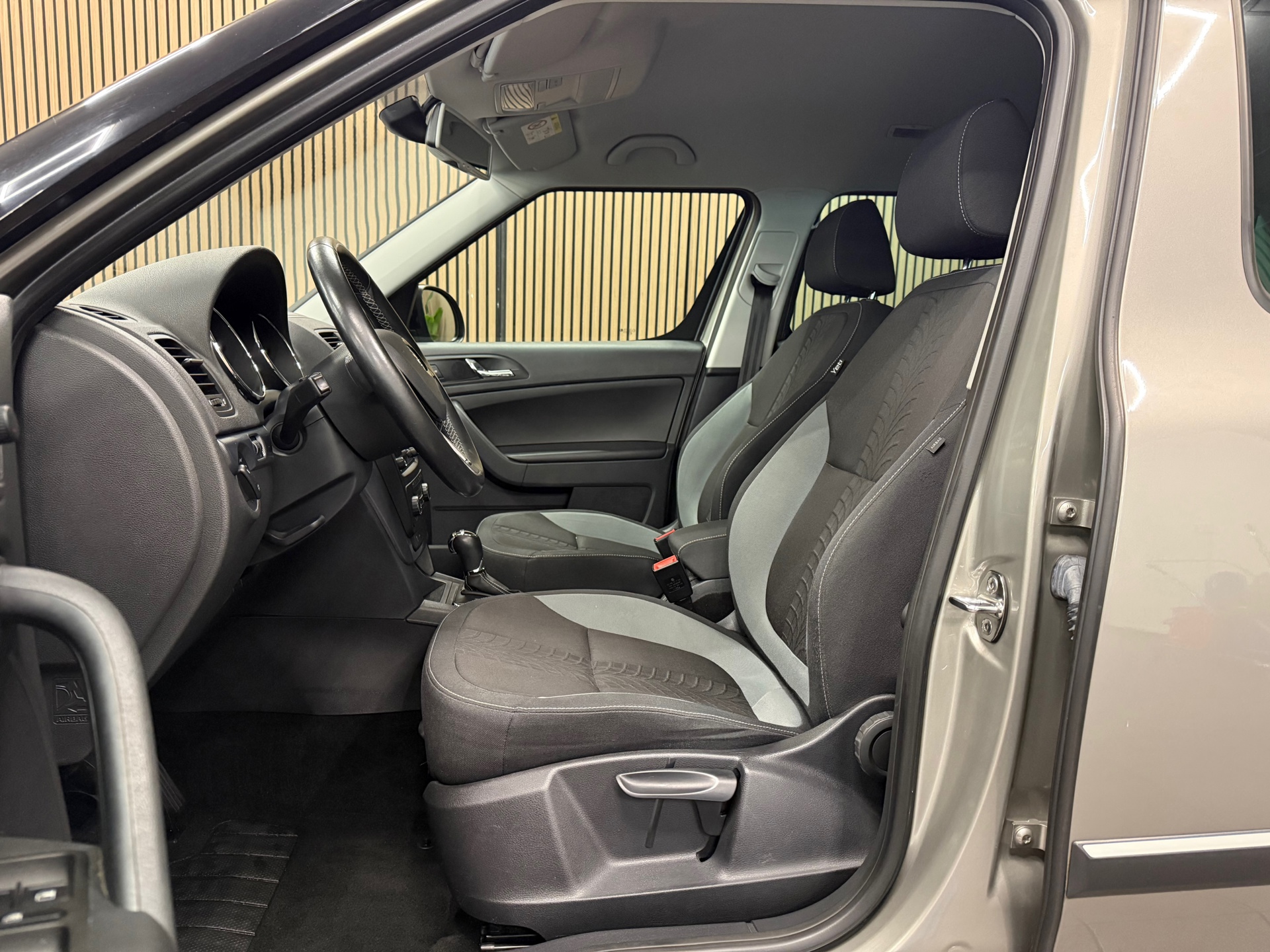 https://www.autokooy.nl//xml/images/54336358-11.JPG