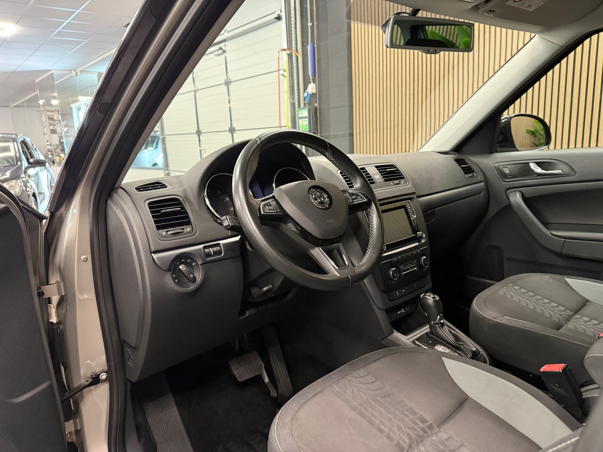 https://www.autokooy.nl//xml/images/54336358-12.JPG