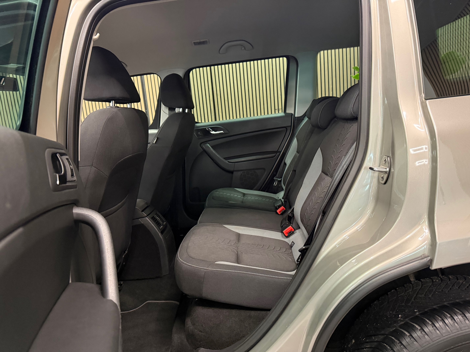 https://www.autokooy.nl//xml/images/54336358-23.JPG