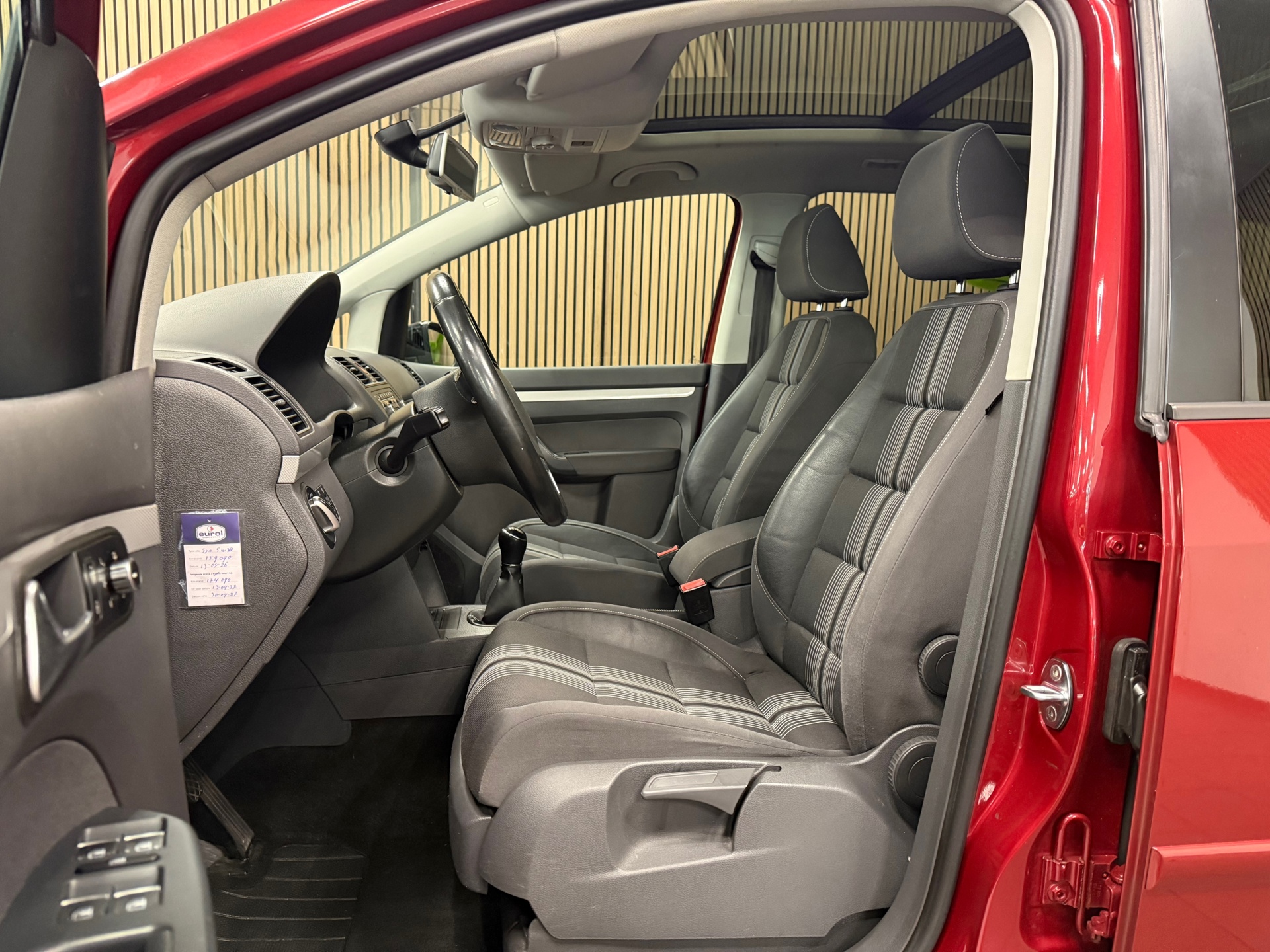 https://www.autokooy.nl//xml/images/54362778-11.JPG