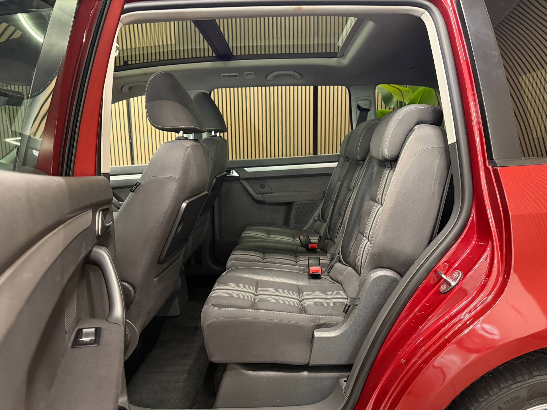 https://www.autokooy.nl//xml/images/54362778-20.JPG