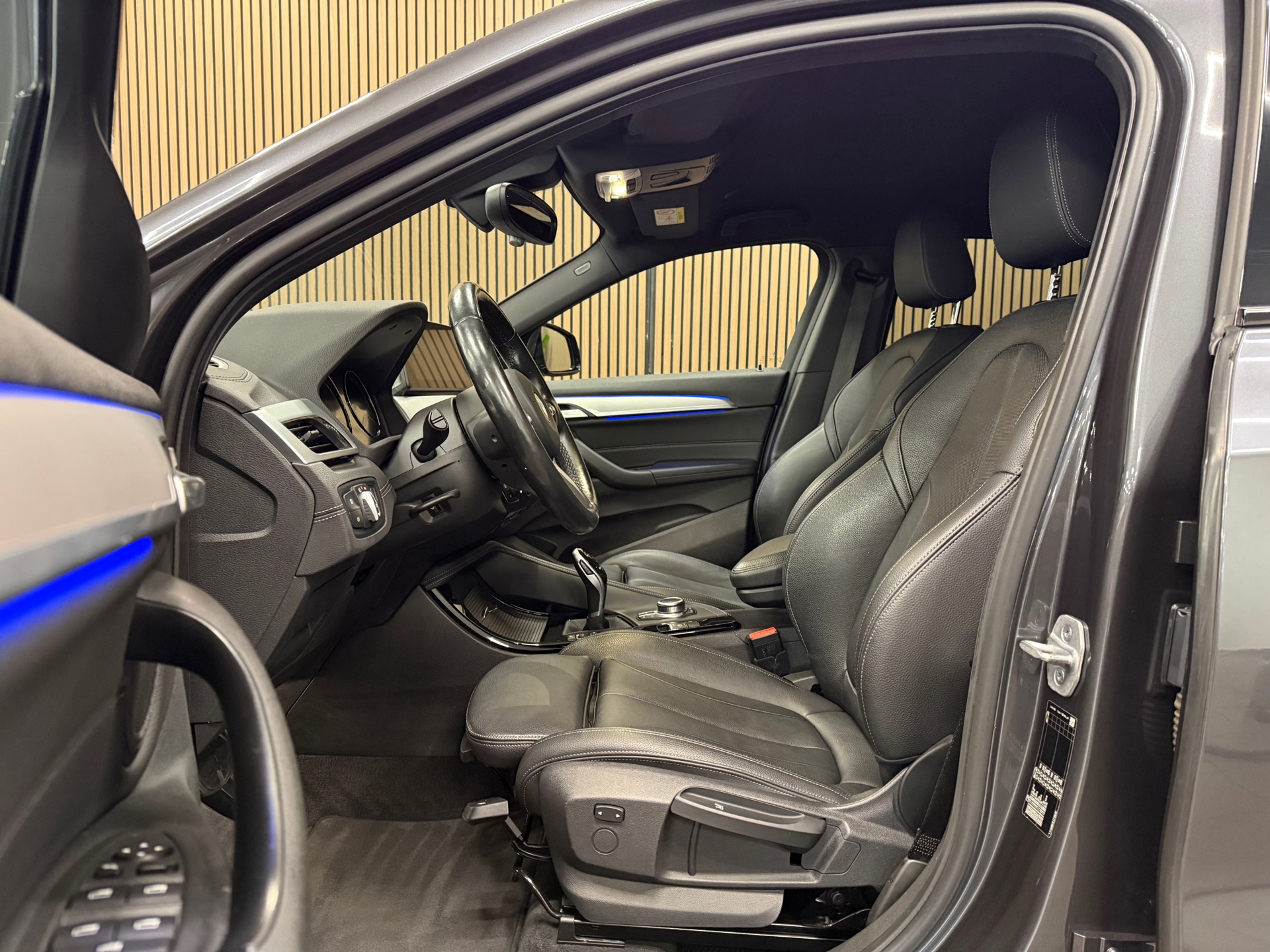 https://www.autokooy.nl//xml/images/54425209-13.JPG